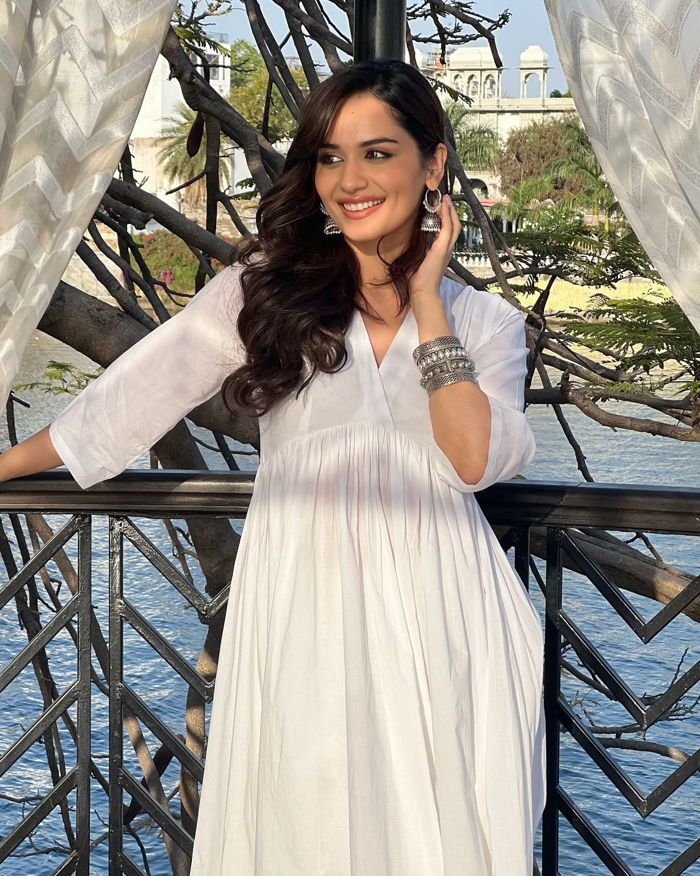 trueBrowns White Cotton Embroidered Anarkali Kurta Set