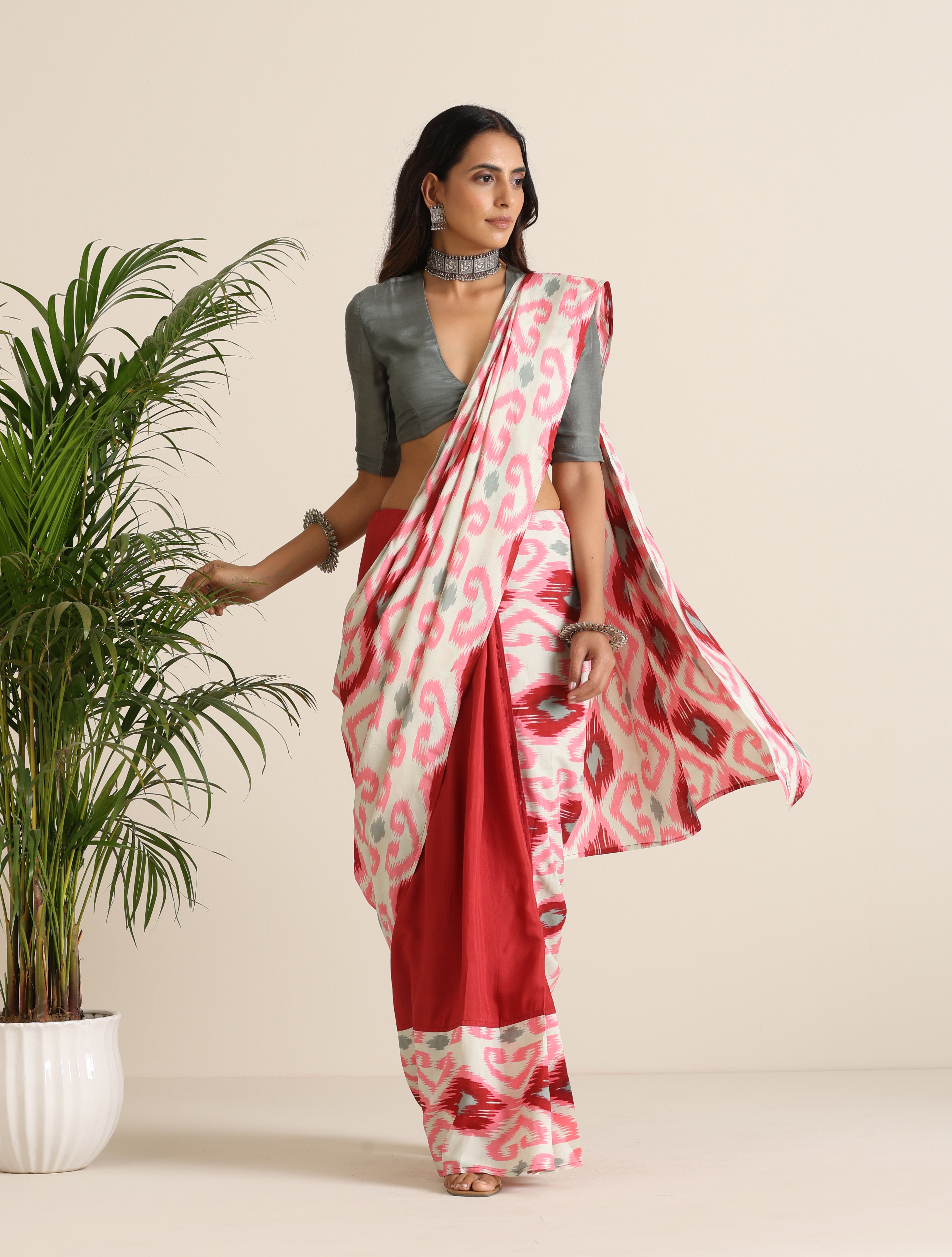 trueBrowns Maroon Grey Muslin Ikat Saree