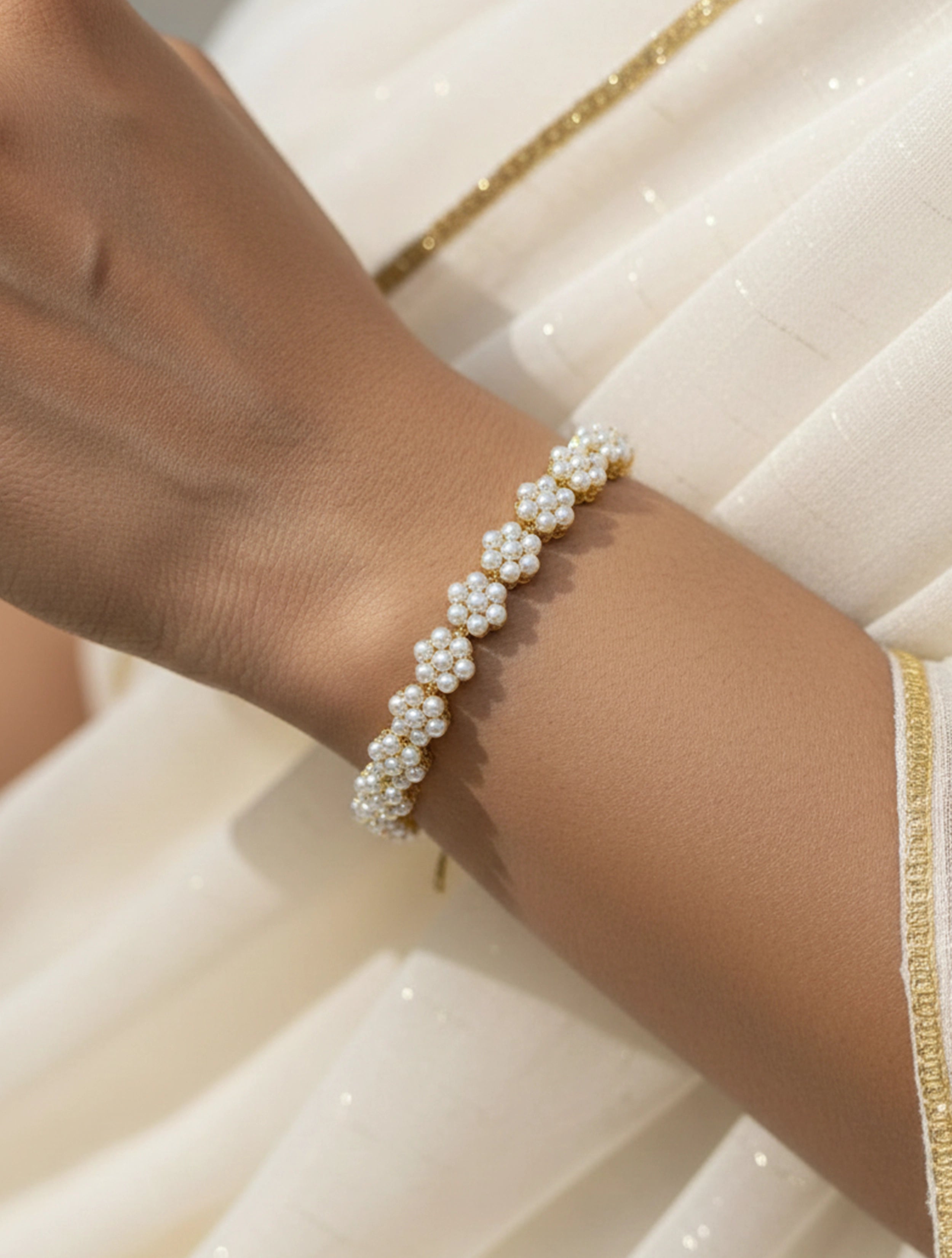 trueBrowns White Pearl Bracelet