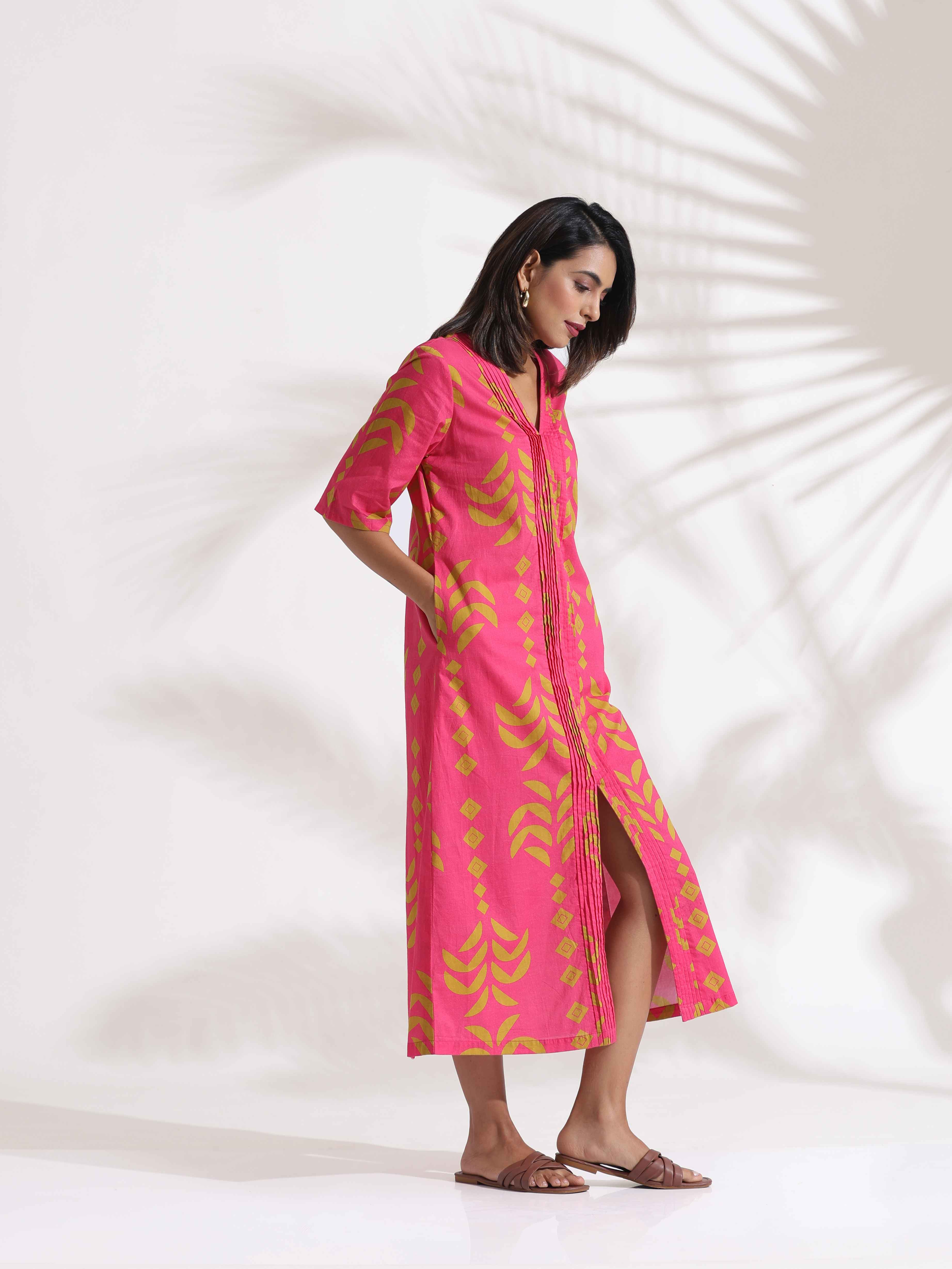 trueBrowns Pink Cotton Print pleated Dress