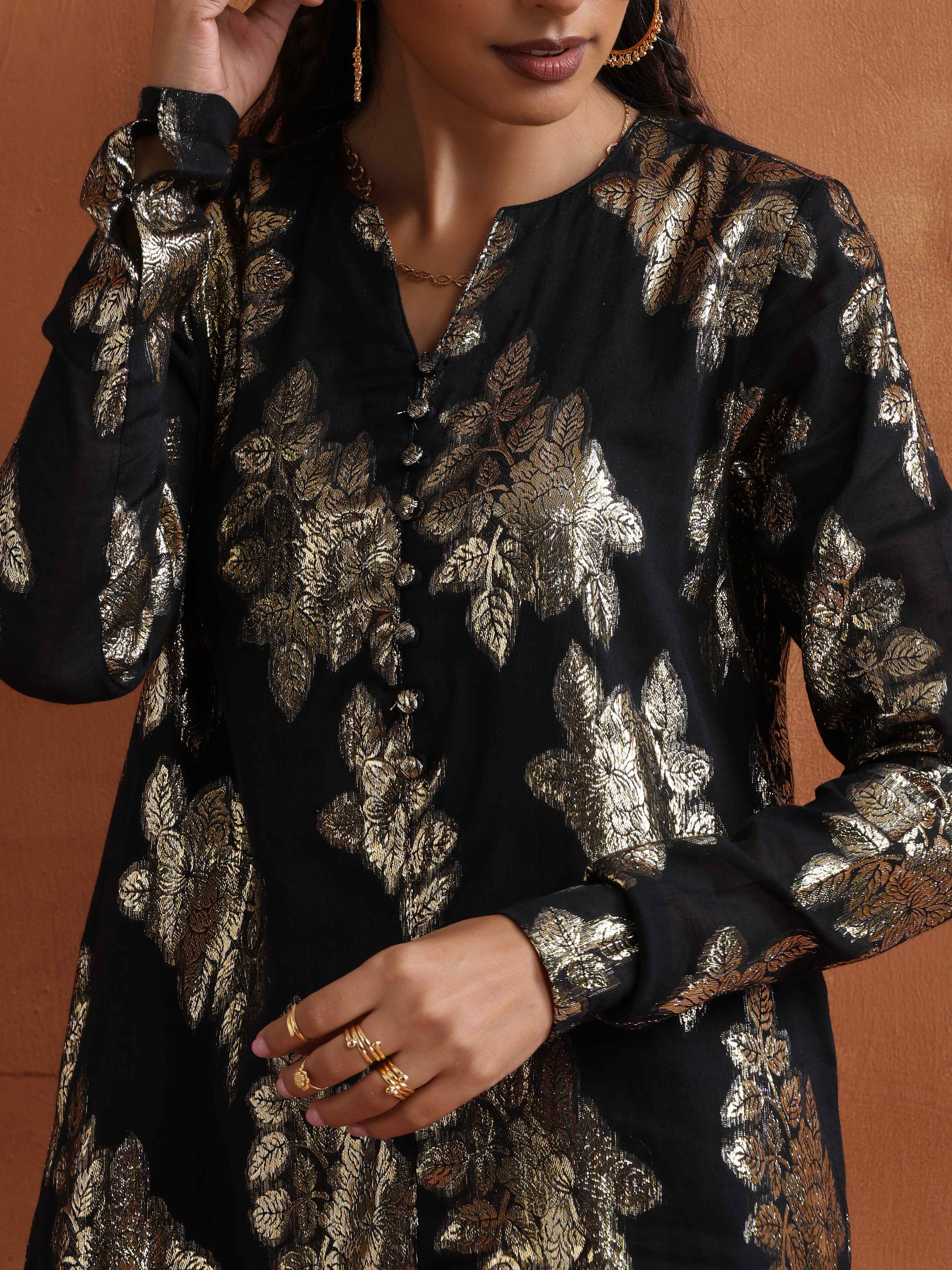 trueBrowns Black Metallic Straight Kurta Co-ord Set