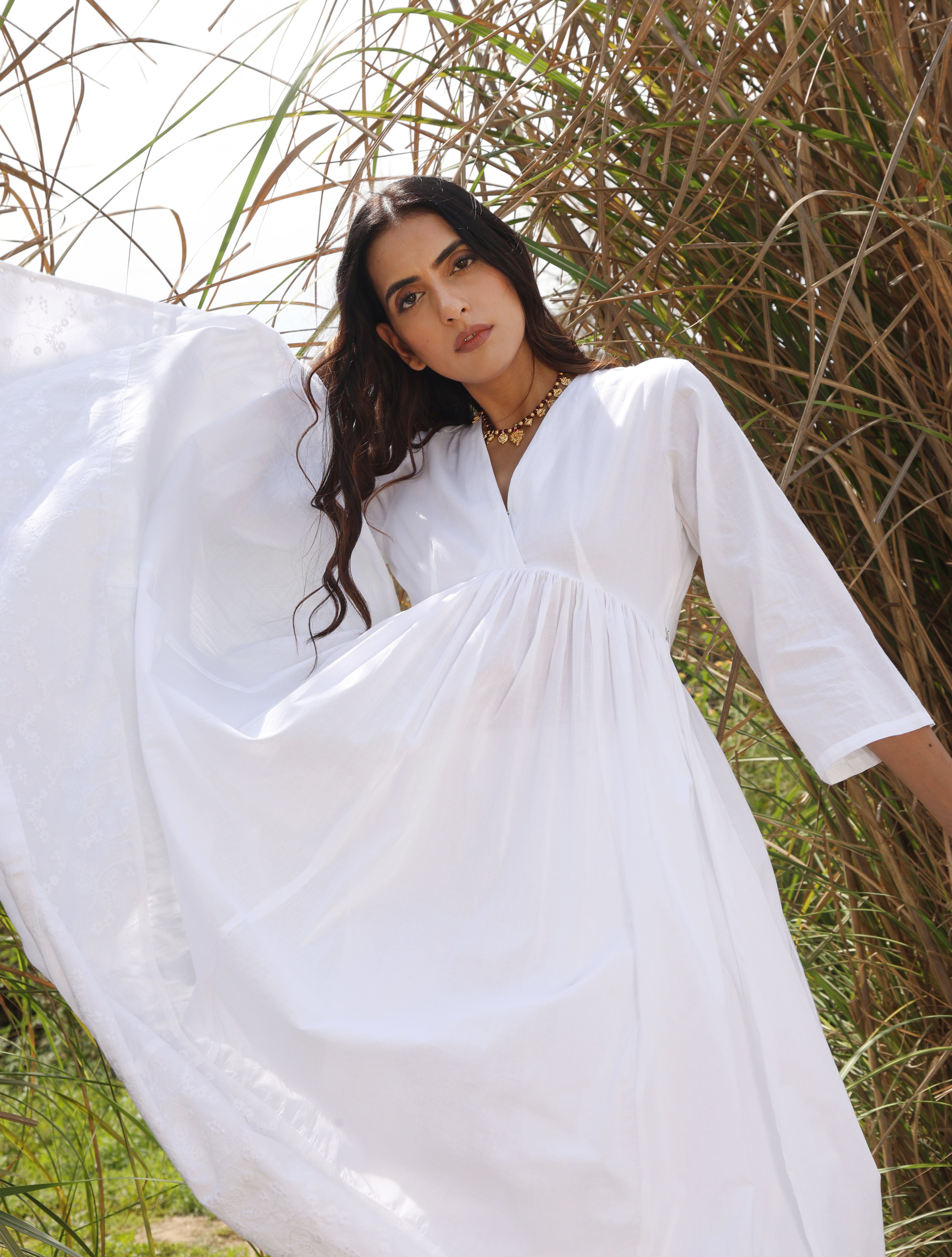 trueBrowns White Cotton Embroidered Anarkali Kurta Set