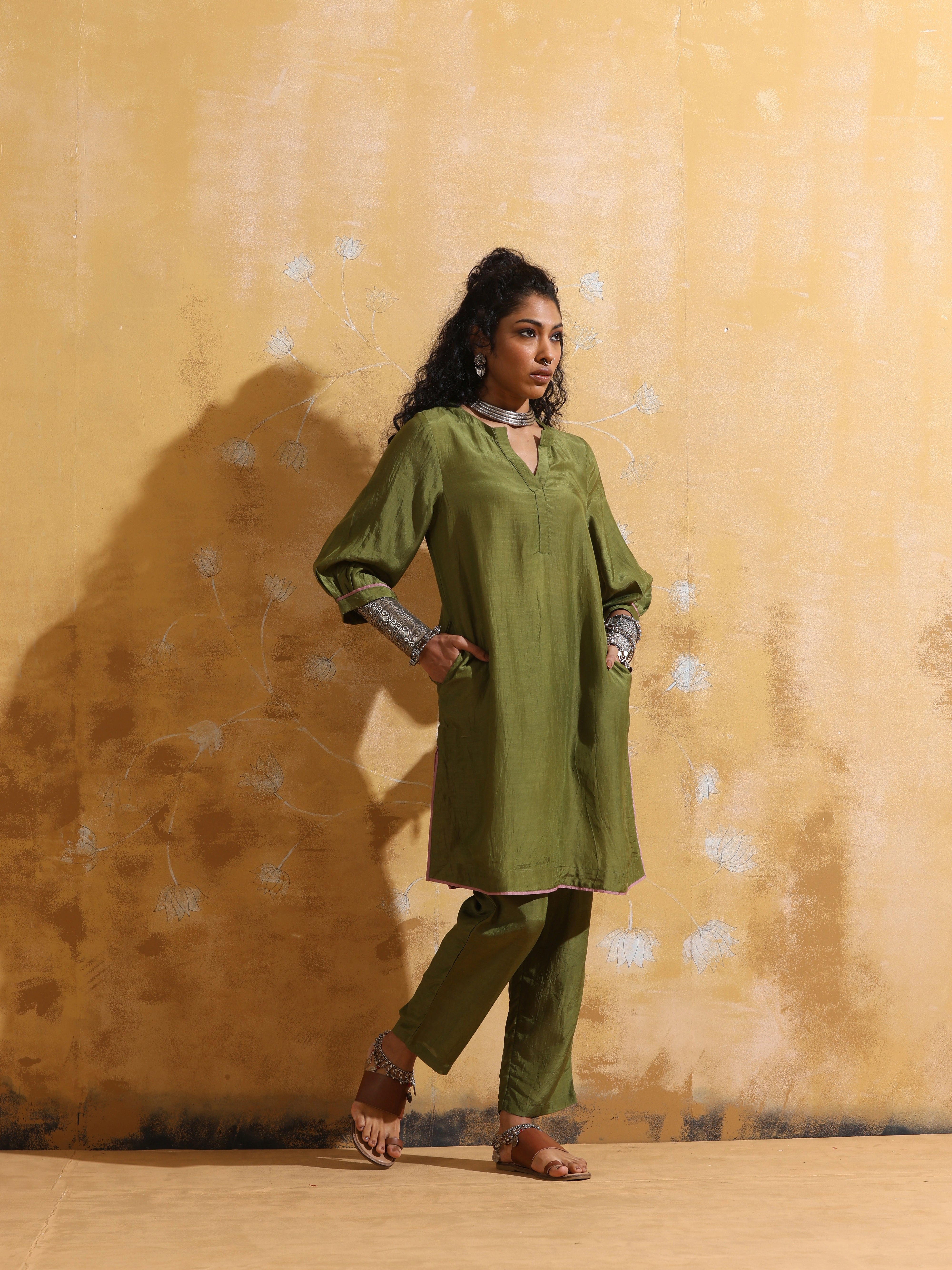 trueBrowns Green Muslin Silk Relaxed Kurta Co-ord Set