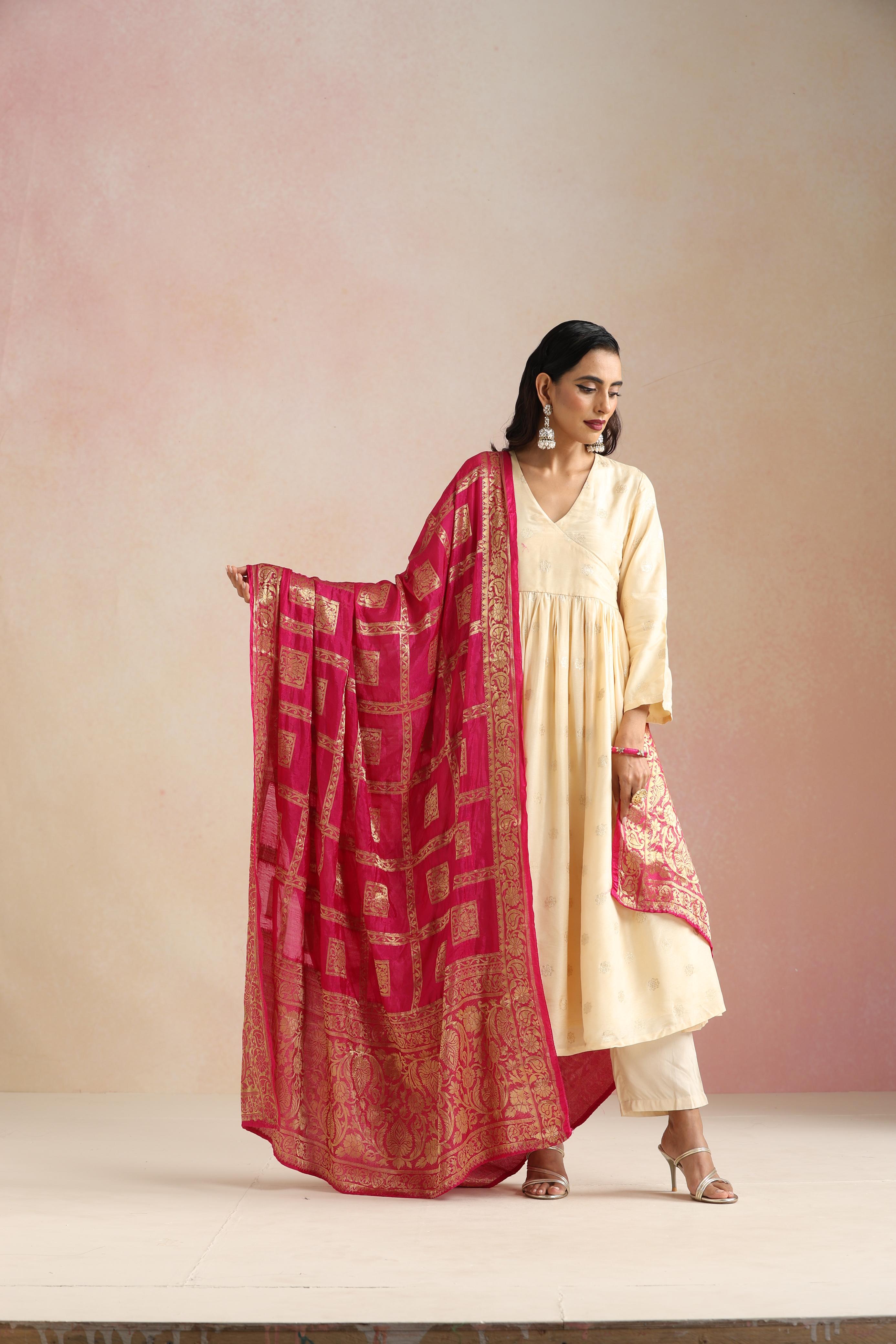 trueBrowns Pink Gold Weave Banarasi Dupatta