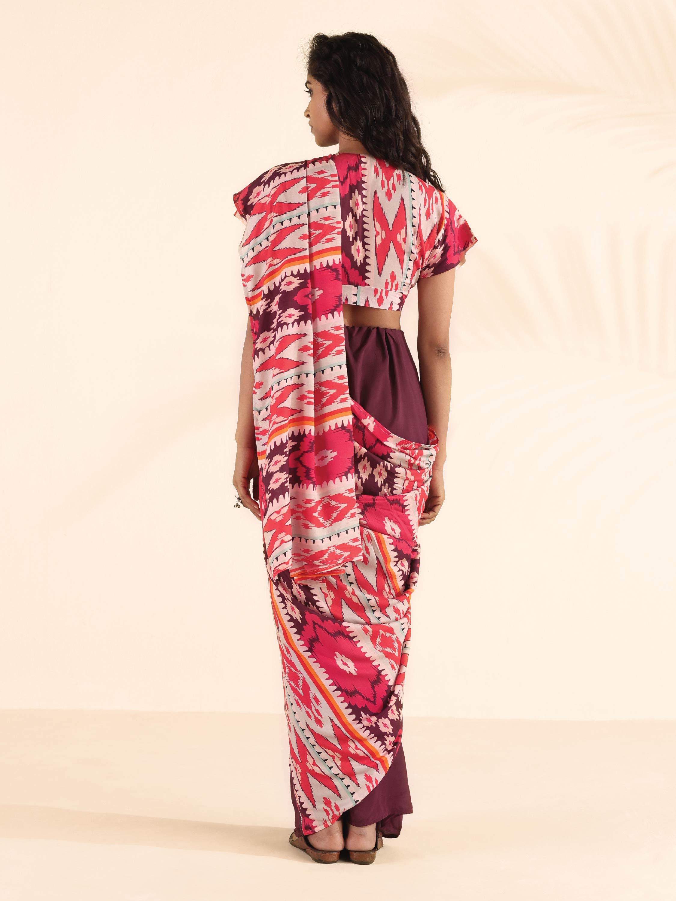 trueBrowns Maroon Muslin Ikat Saree