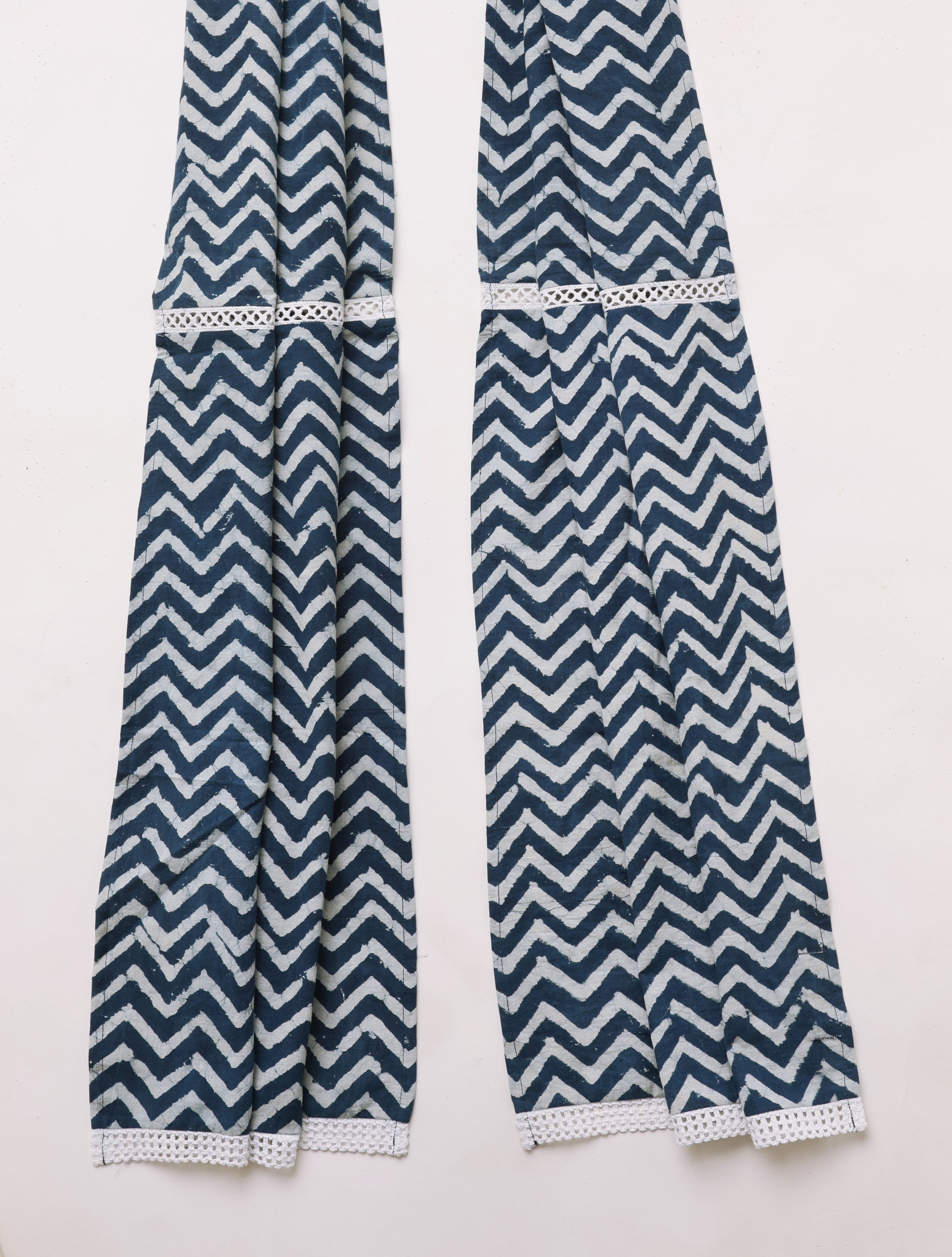 Indigo Zig-Zag Print Cotton Stole