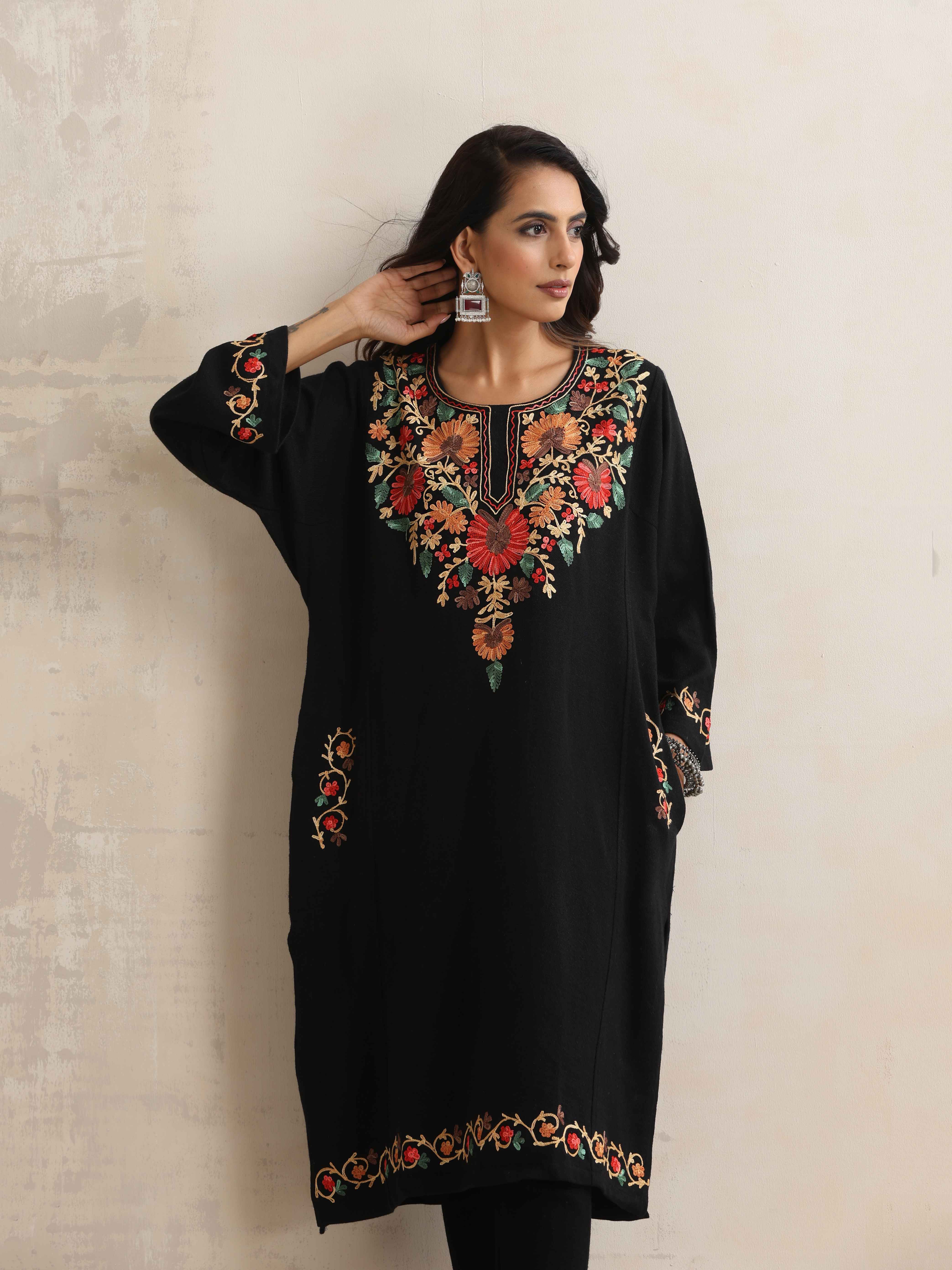 trueBrowns Black Kashmiri Floral Embroidered Woollen Phiran Kurta