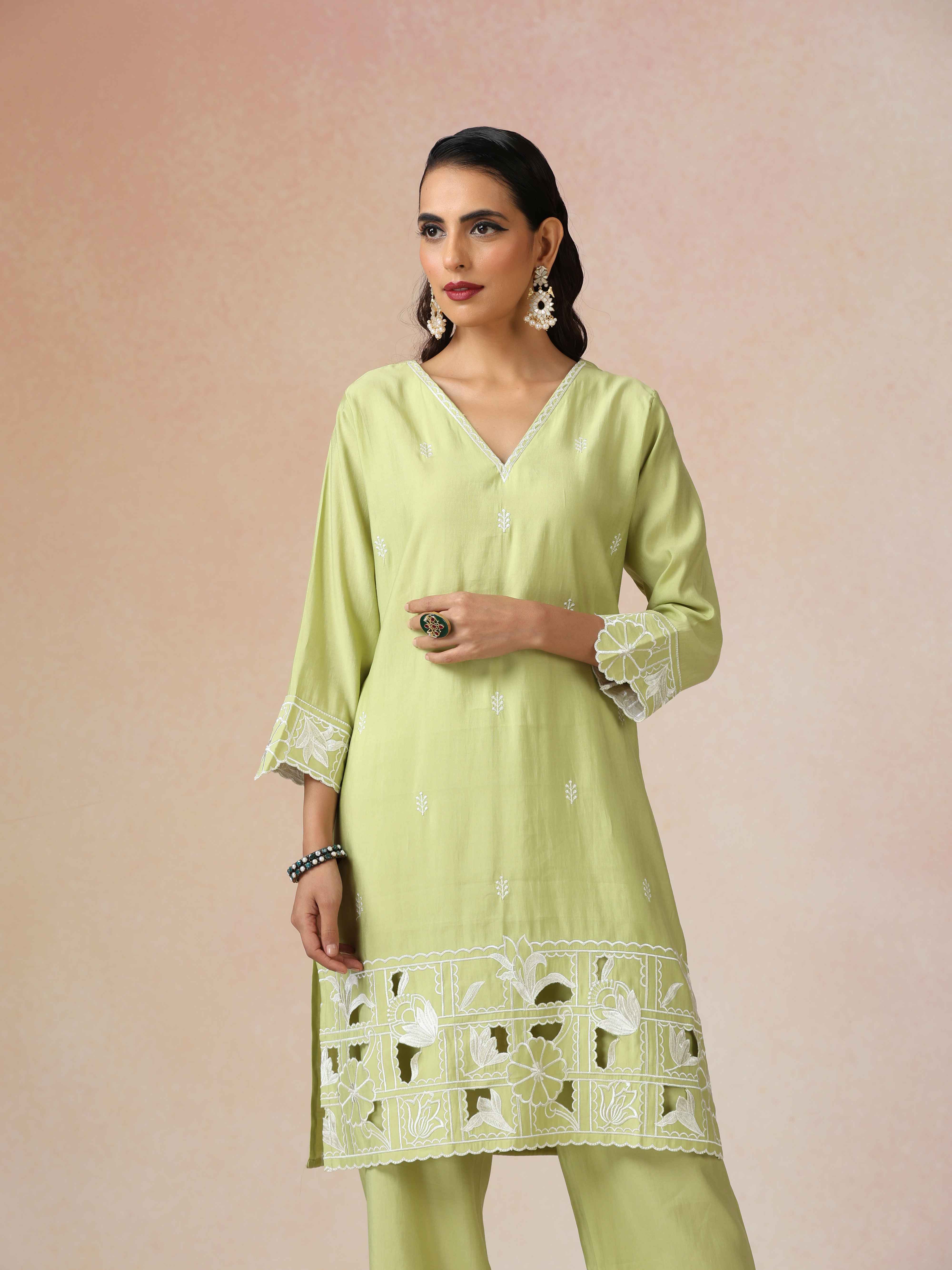trueBrowns Green Embroidered Straight Kurta Co-Ord Set