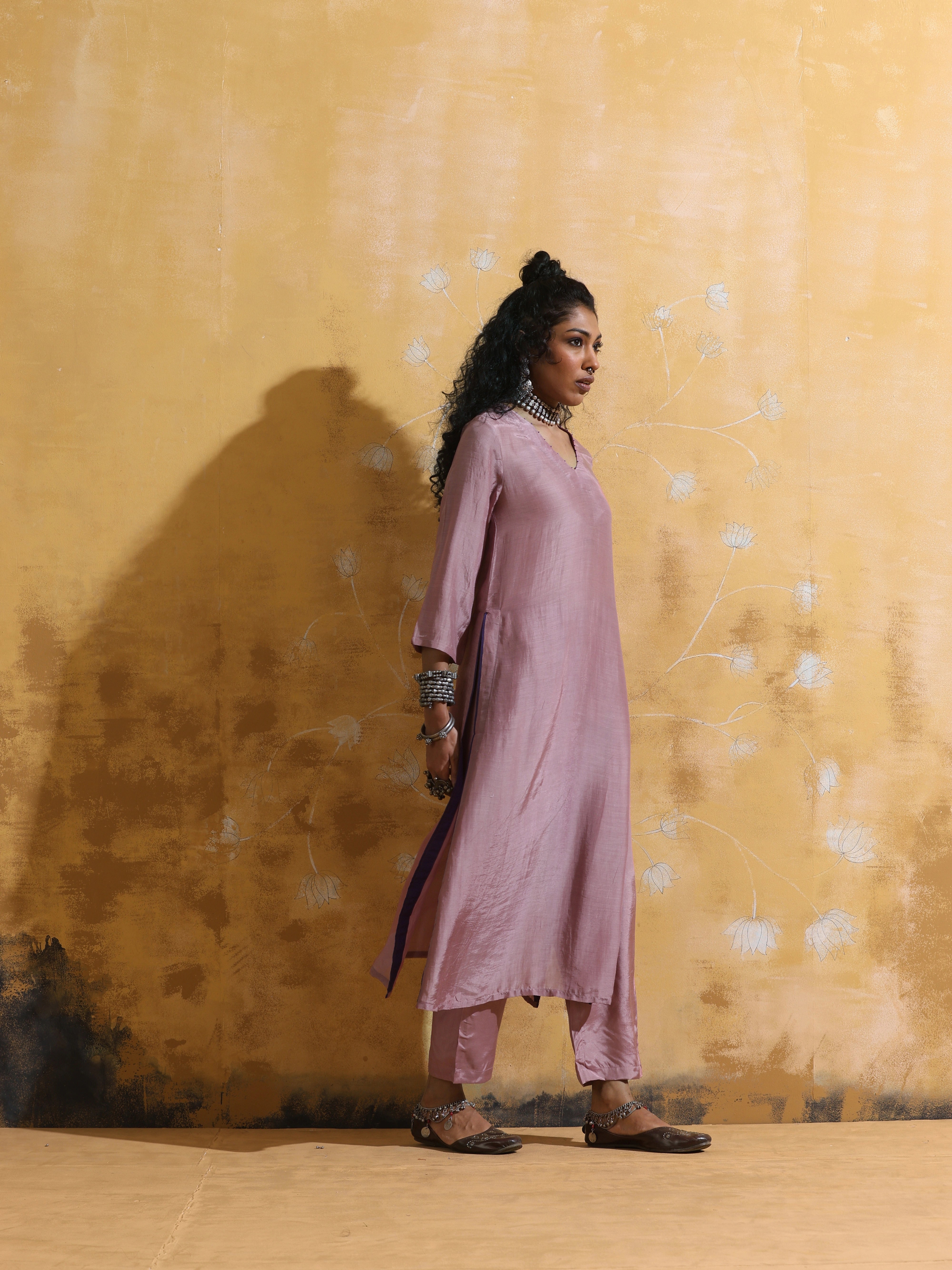 trueBrowns Lilac Muslin Silk High-Slit Kurta Pant Set