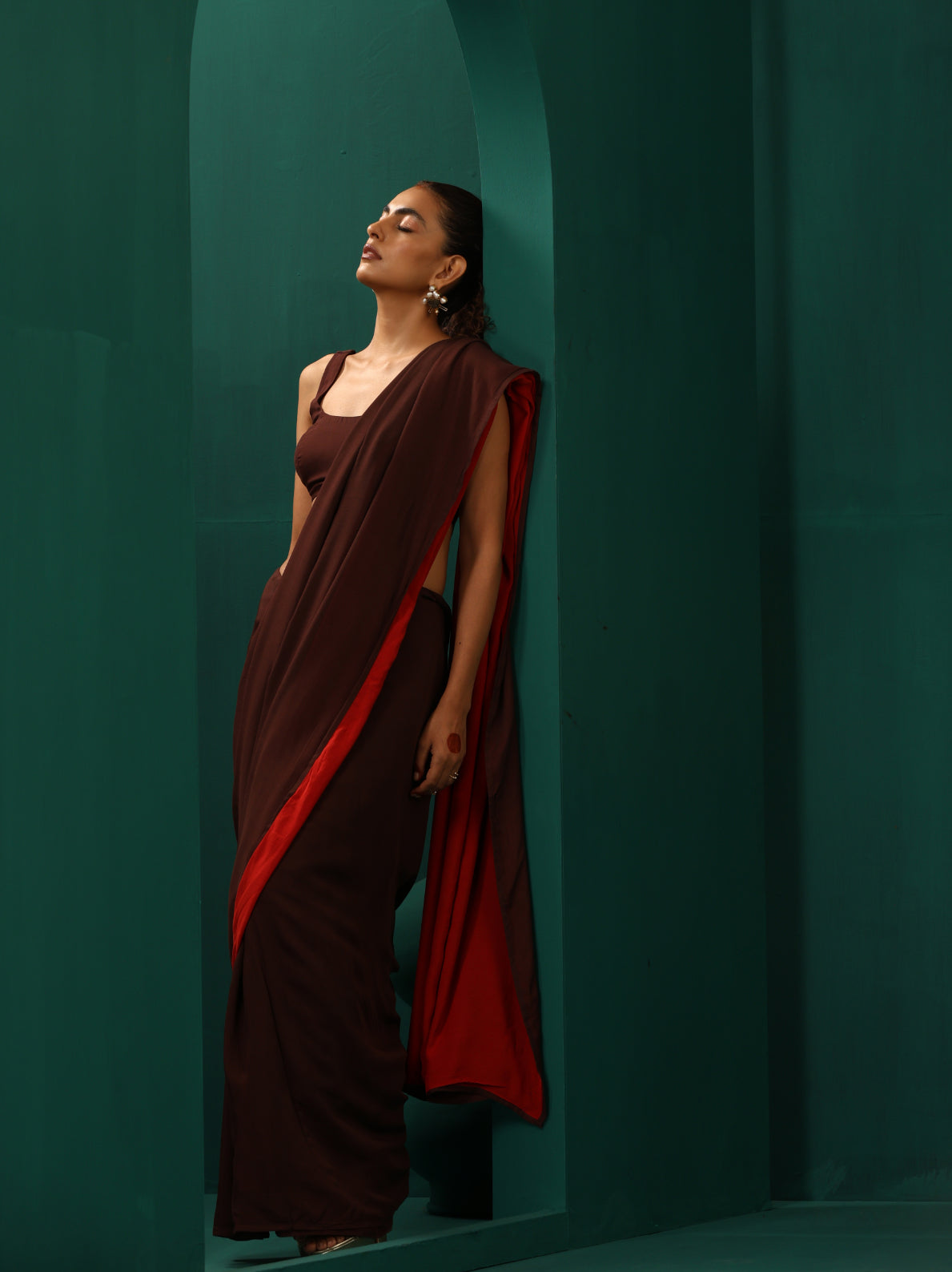 trueBrowns Cola Muslin Silk Saree With Unstitched Blouse