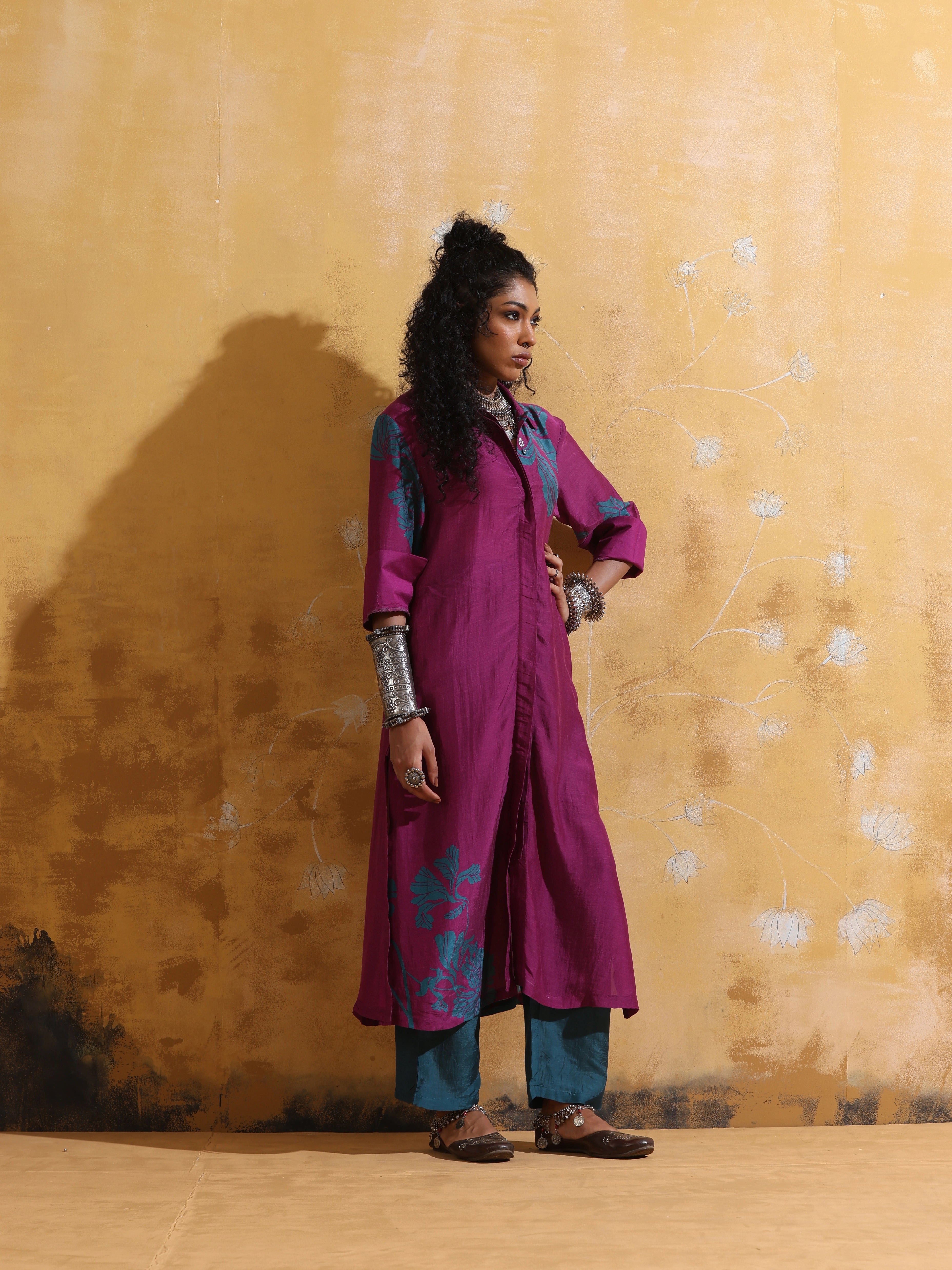 trueBrowns Purple Teal Floral Print Muslin Silk Straight Kurta Set