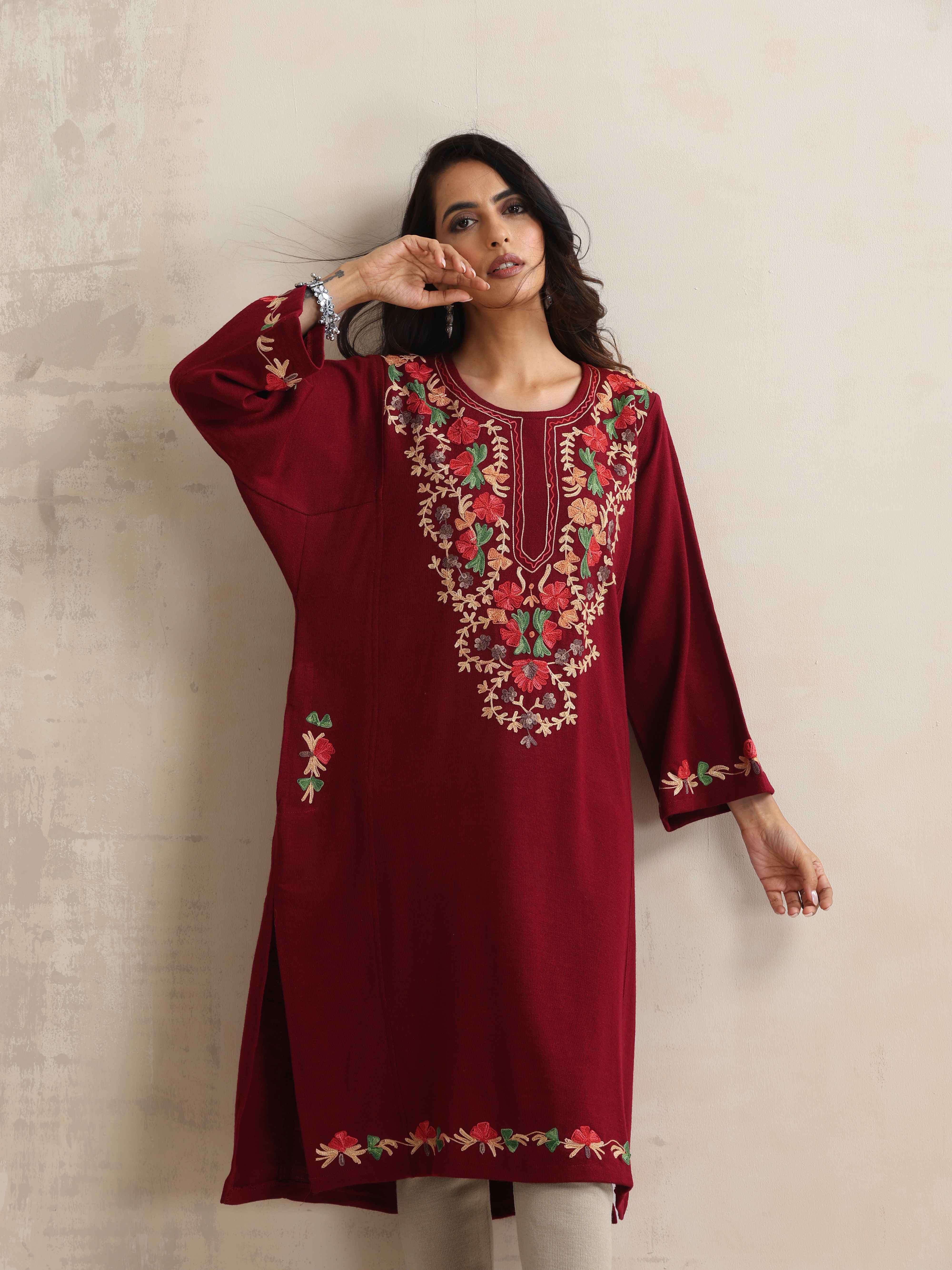 trueBrowns Maroon Kashmiri Embroidered Woollen Phiran Kurta