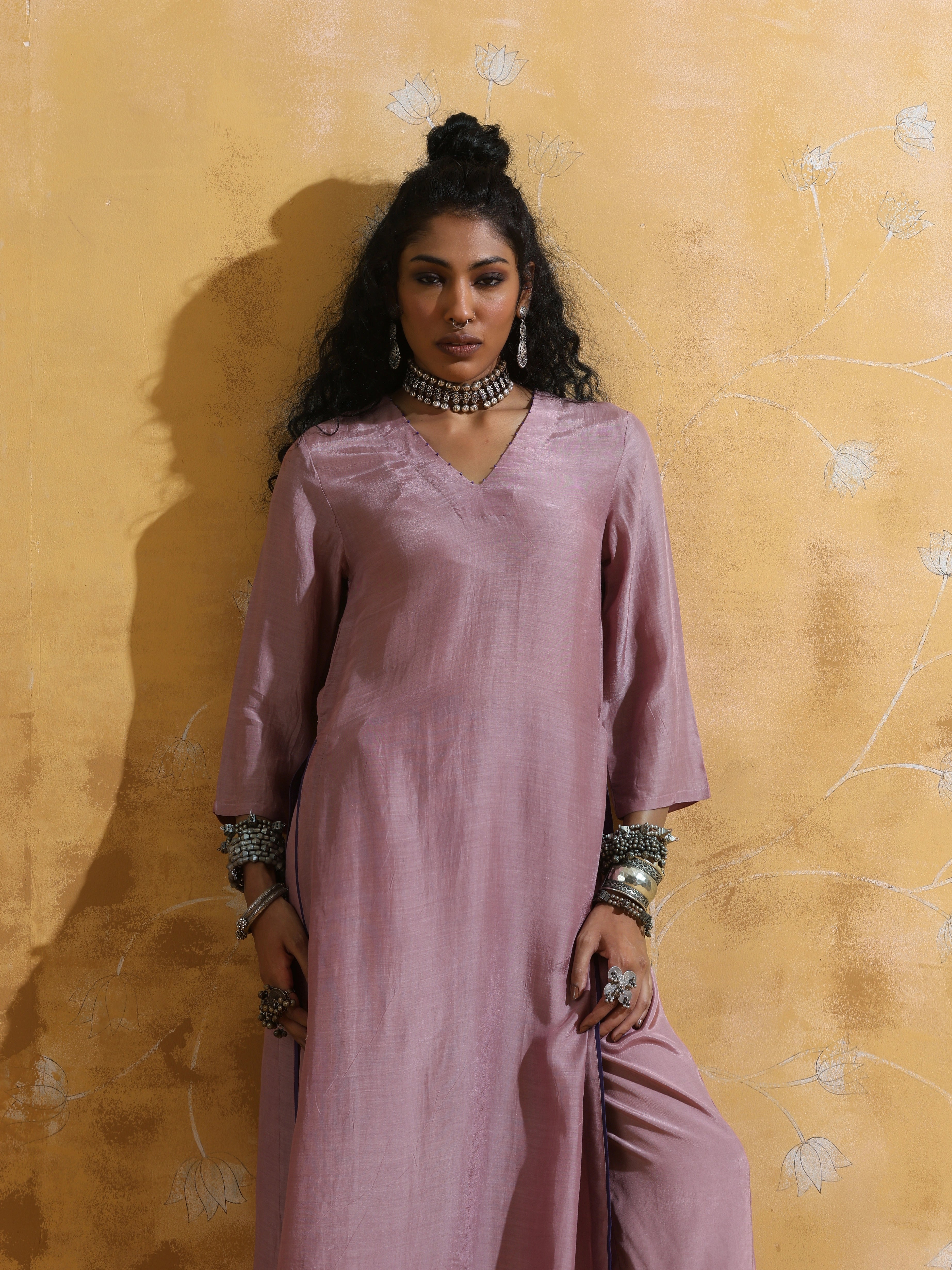 trueBrowns Lilac Muslin Silk High-Slit Kurta Pant Set