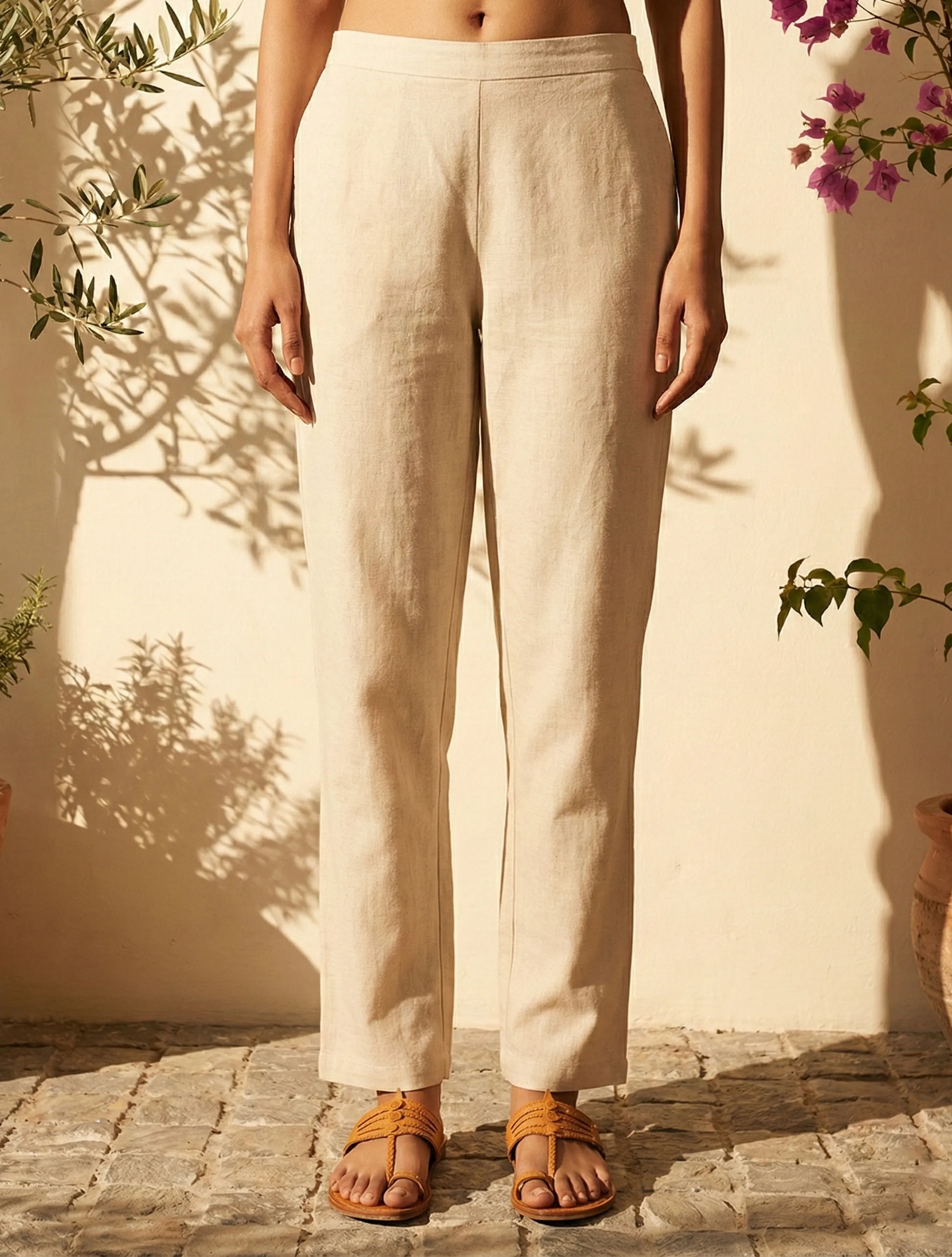 trueBrowns Ivory Blue Floral Print V-Neck Kurta Pant Set