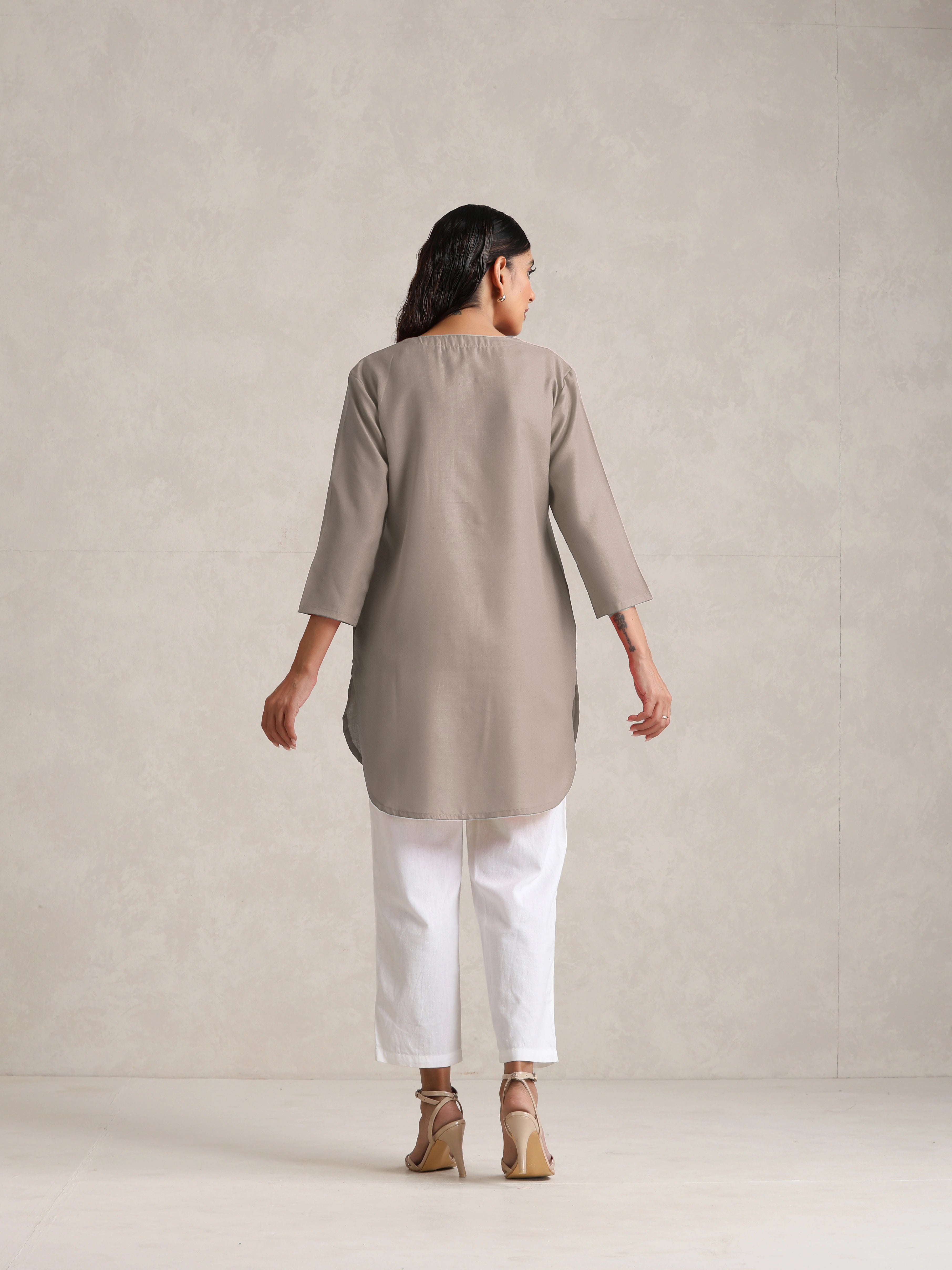 trueBrowns Light Grey Cotton Blend Short Kurta