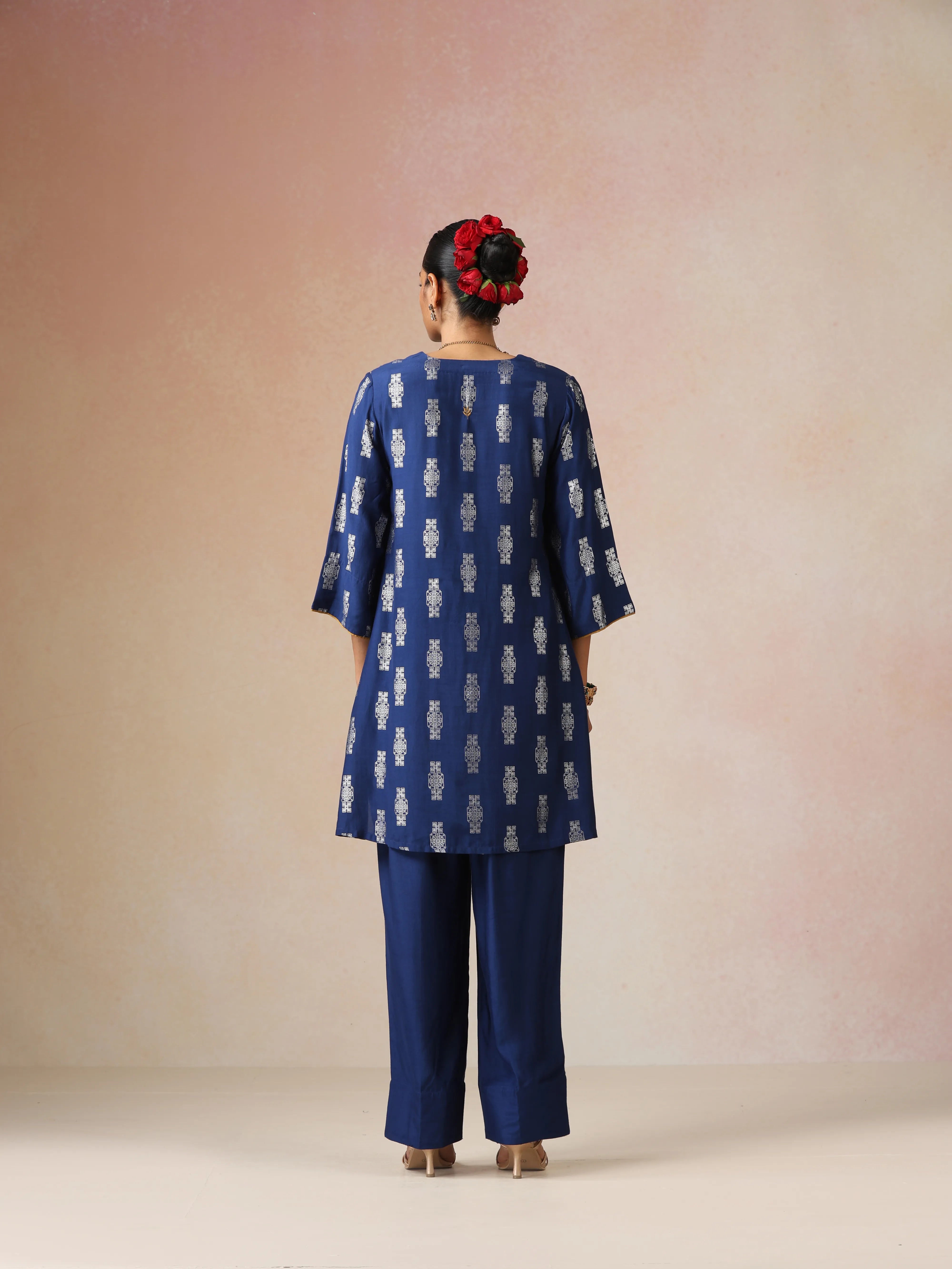 trueBrowns Blue Silver Foil Print Muslin Silk Kurta Farsi Pants Set
