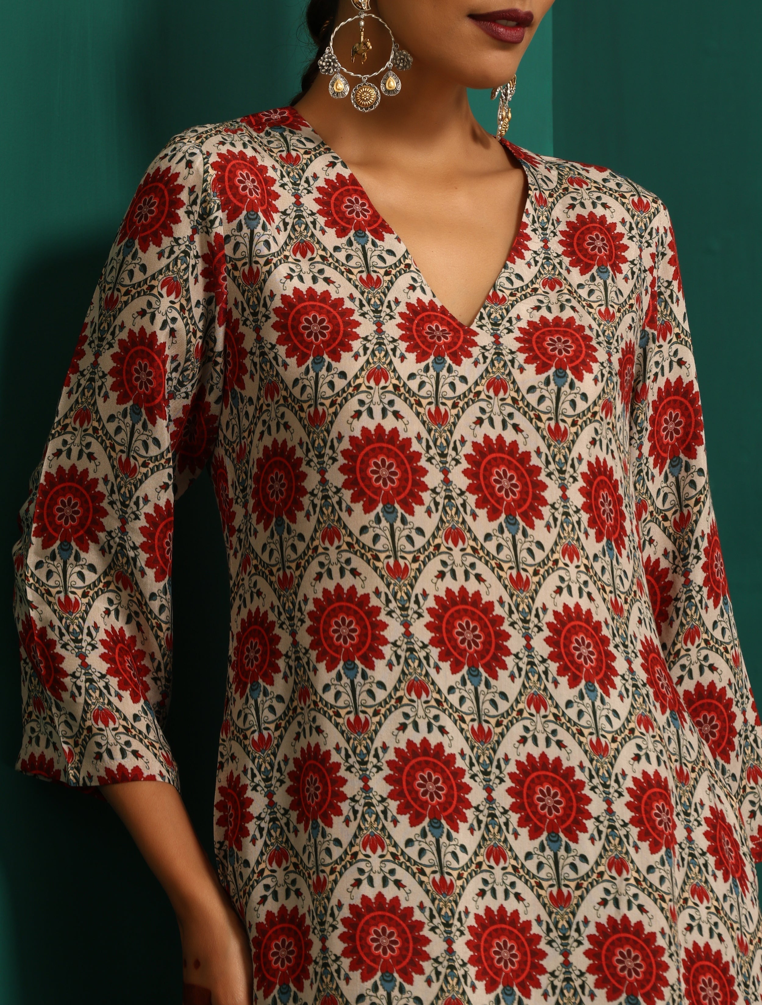 trueBrowns Ivory Red Floral Muslin Silk Printed Kurta Pant Set