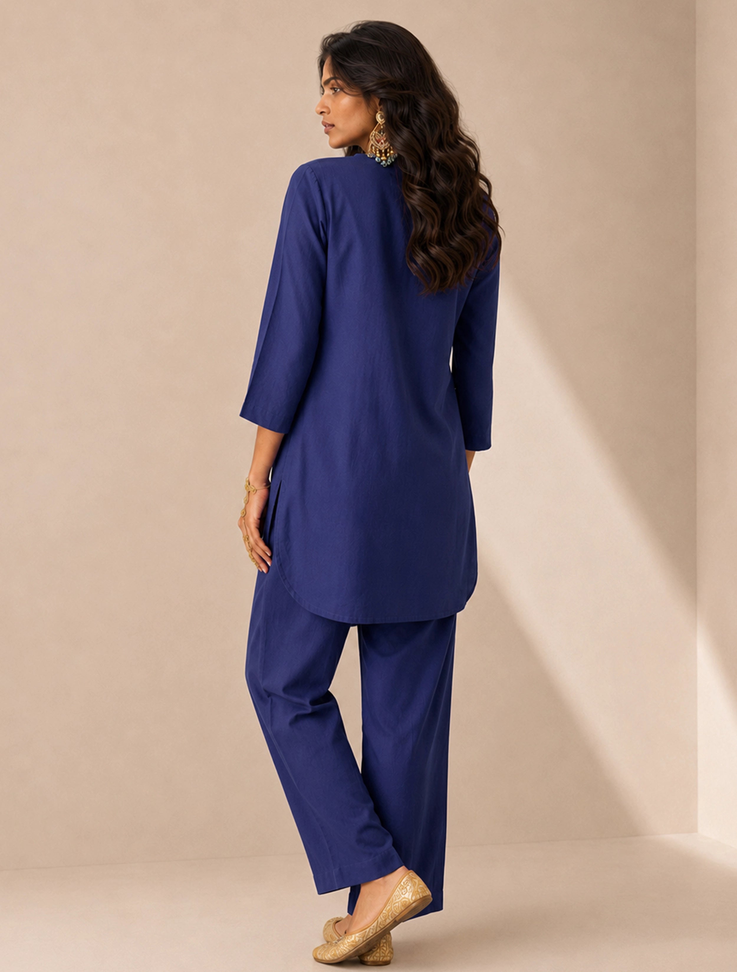trueBrowns Blue Solid Viscose Round Neck Co-Ord Set