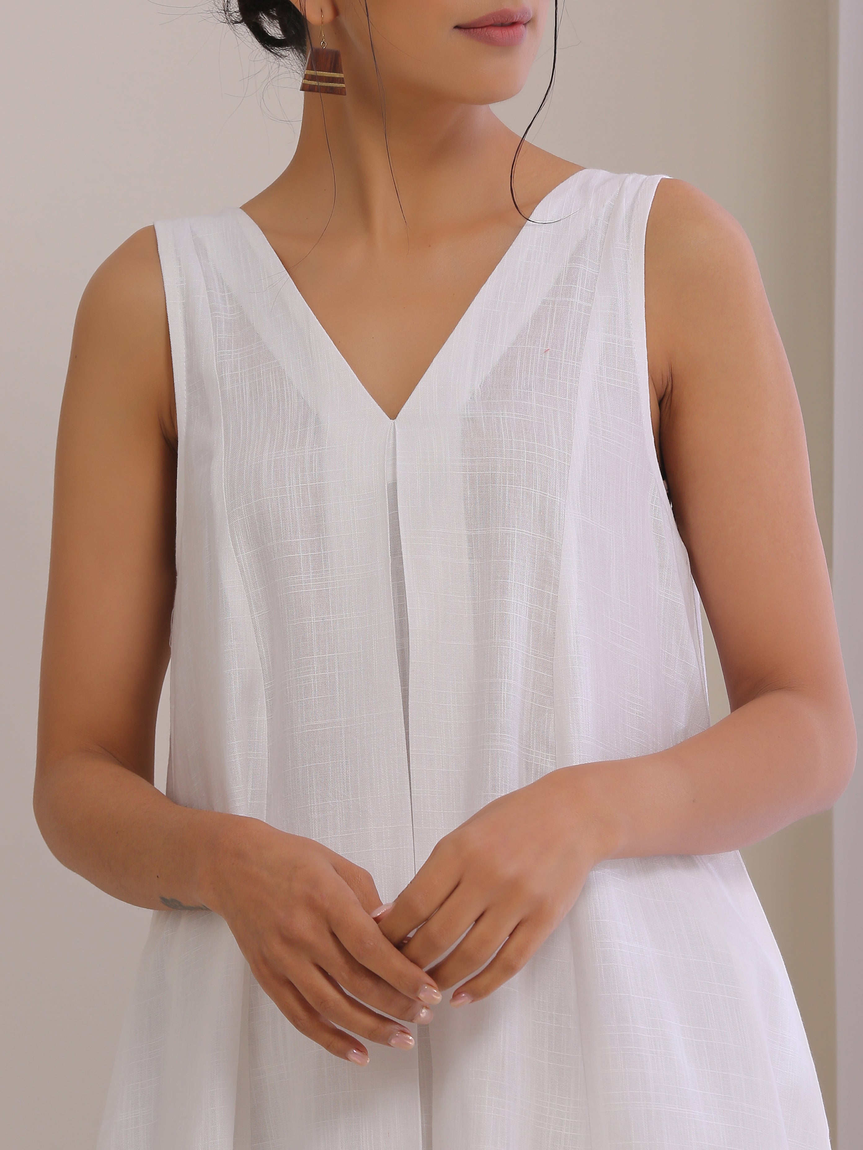 White Slub Texture Sleeveless Flared Kurta Pant Set