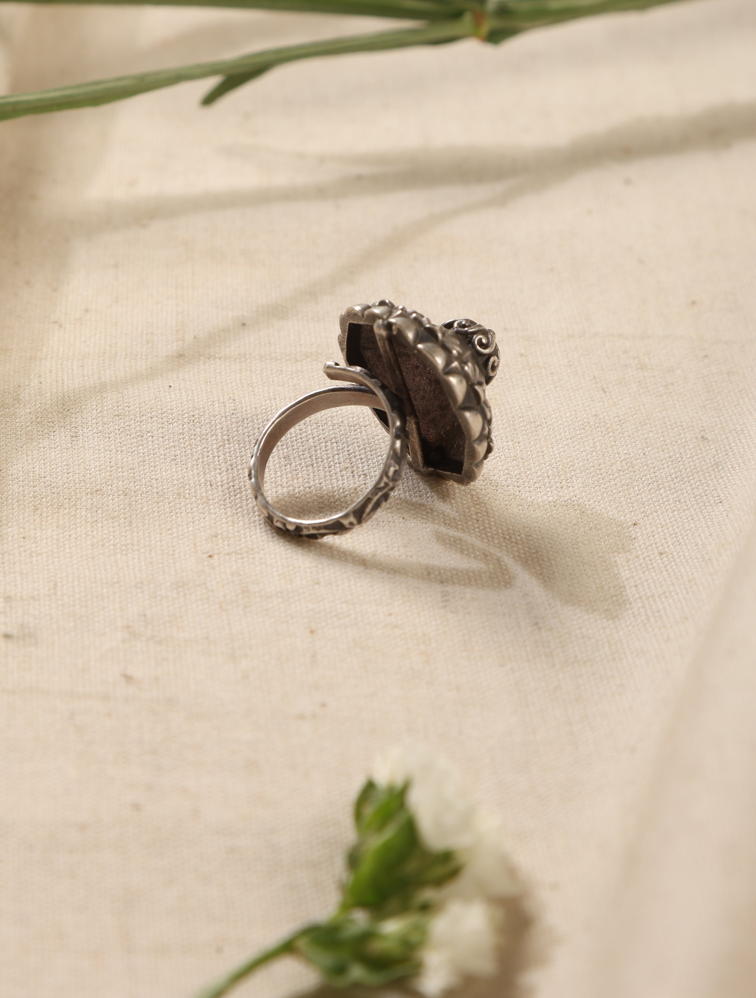 trueBrowns Silver Engraved Ring