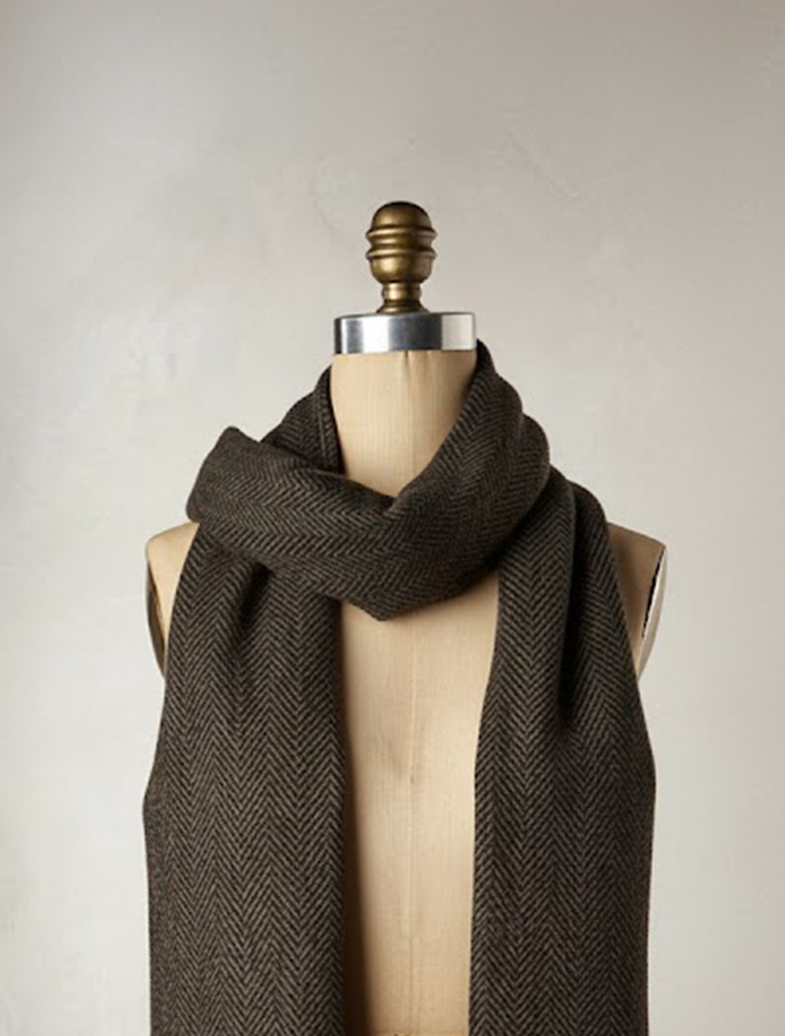 trueBrowns Black Woollen Softness Stole