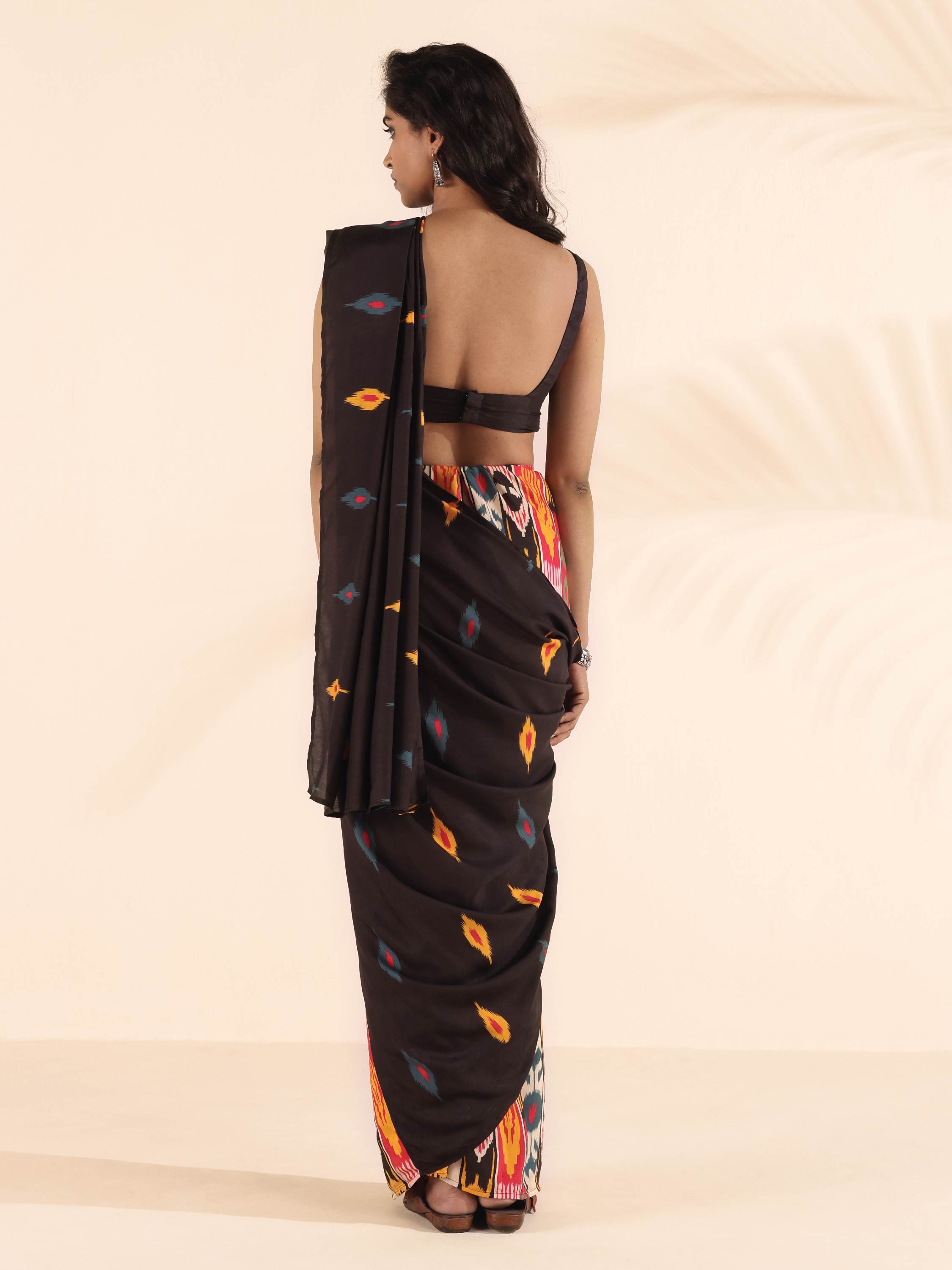 trueBrowns Cola Muslin Ikat Saree