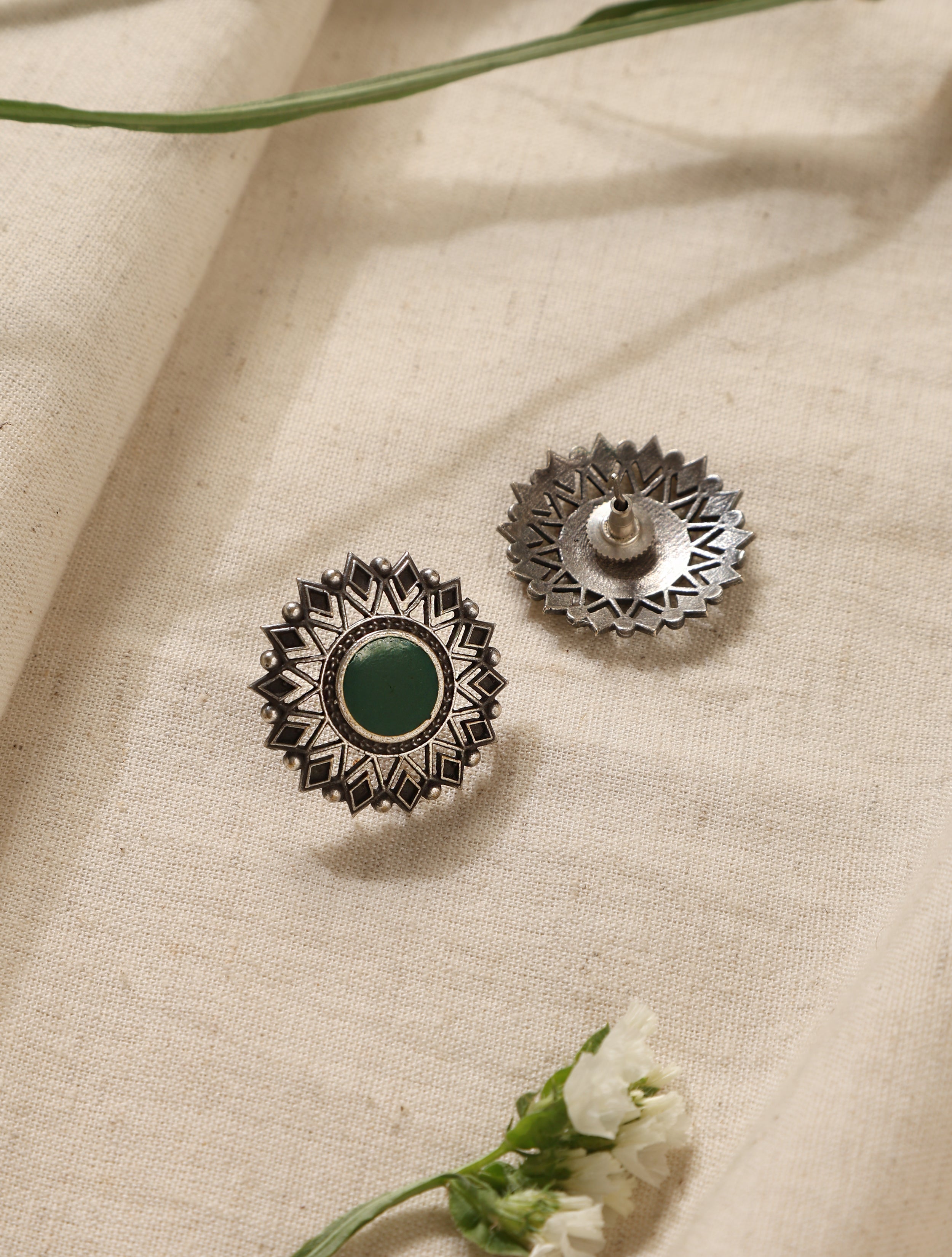 trueBrowns Silver Green Stud Earrings