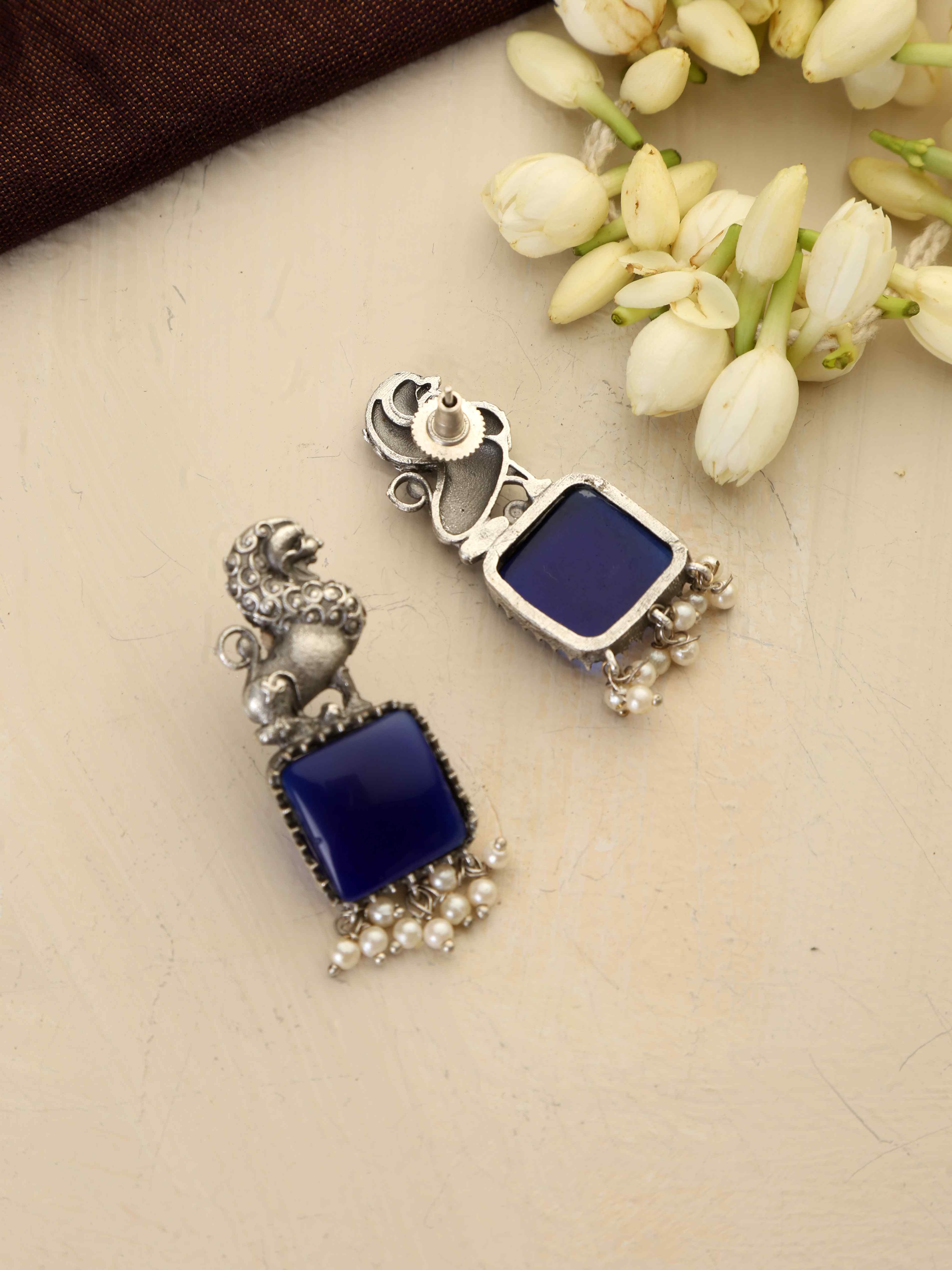 trueBrowns Silver Tone Turquise Stone Earrings