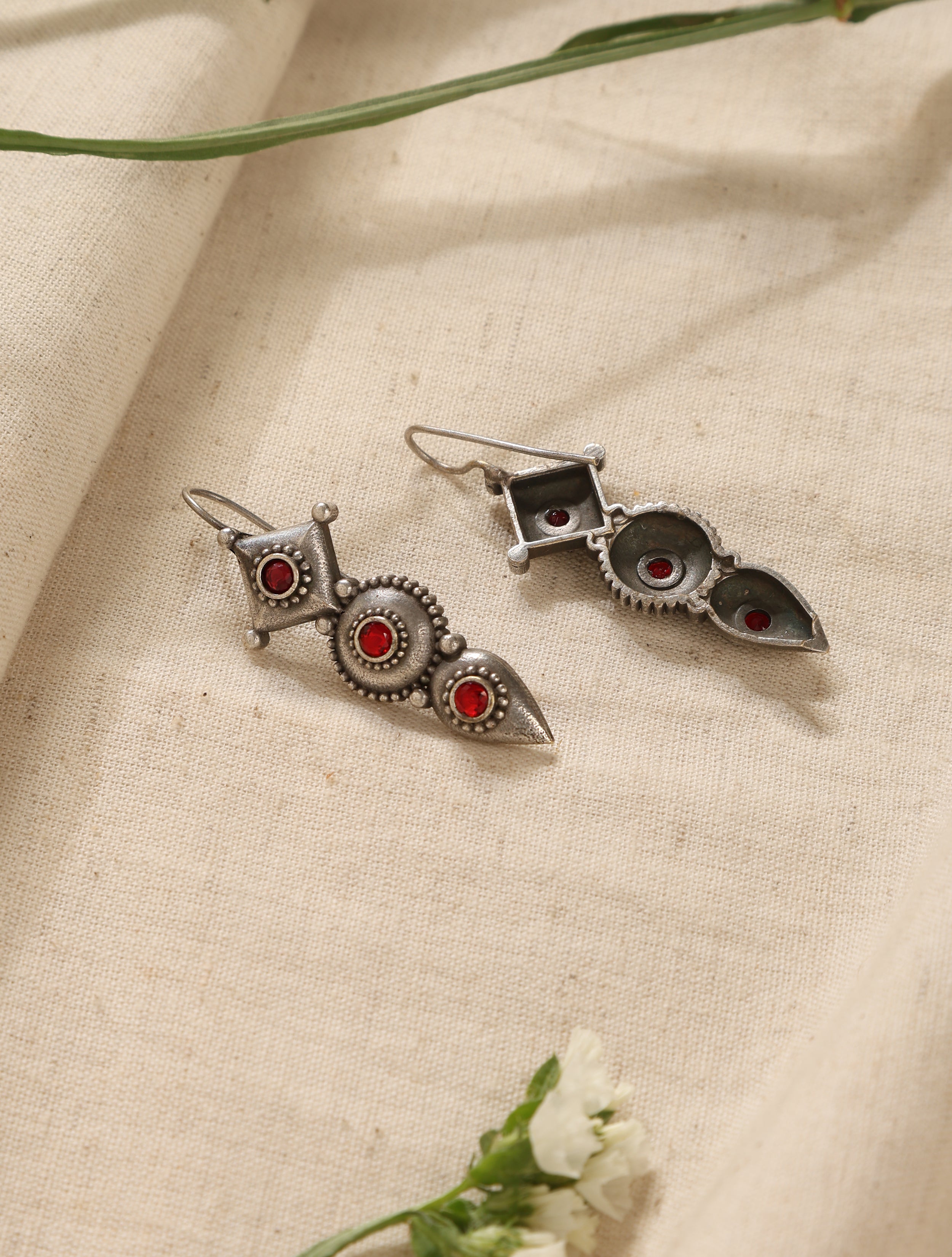 trueBrowns Silver Tiered Maroon Earrings