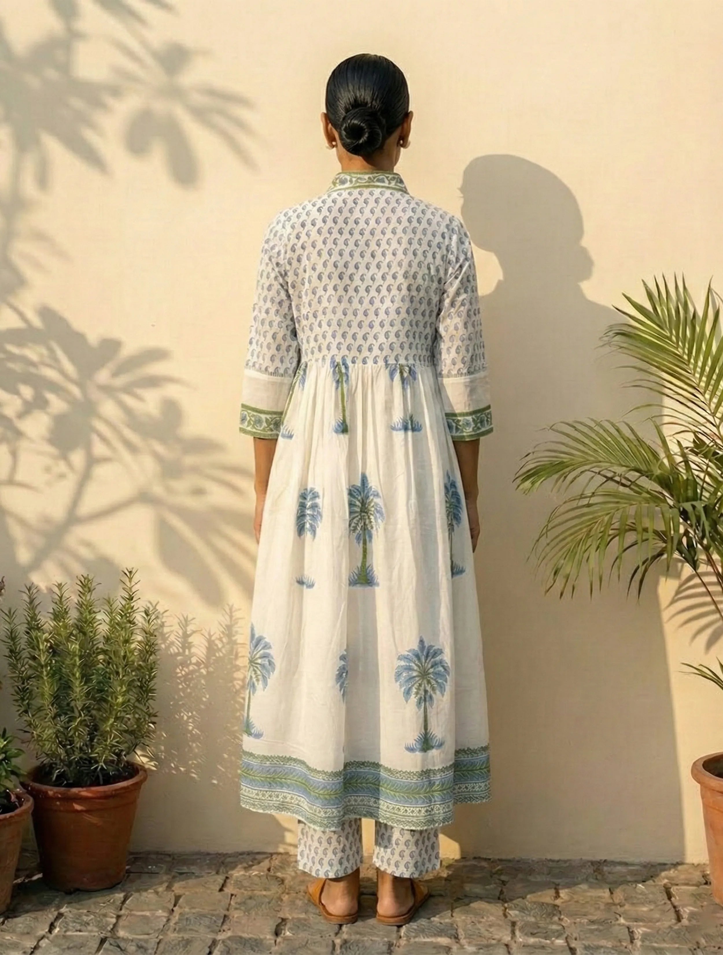 trueBrowns White Blue Printed Anarkali Kurta Pant Dupatta Set