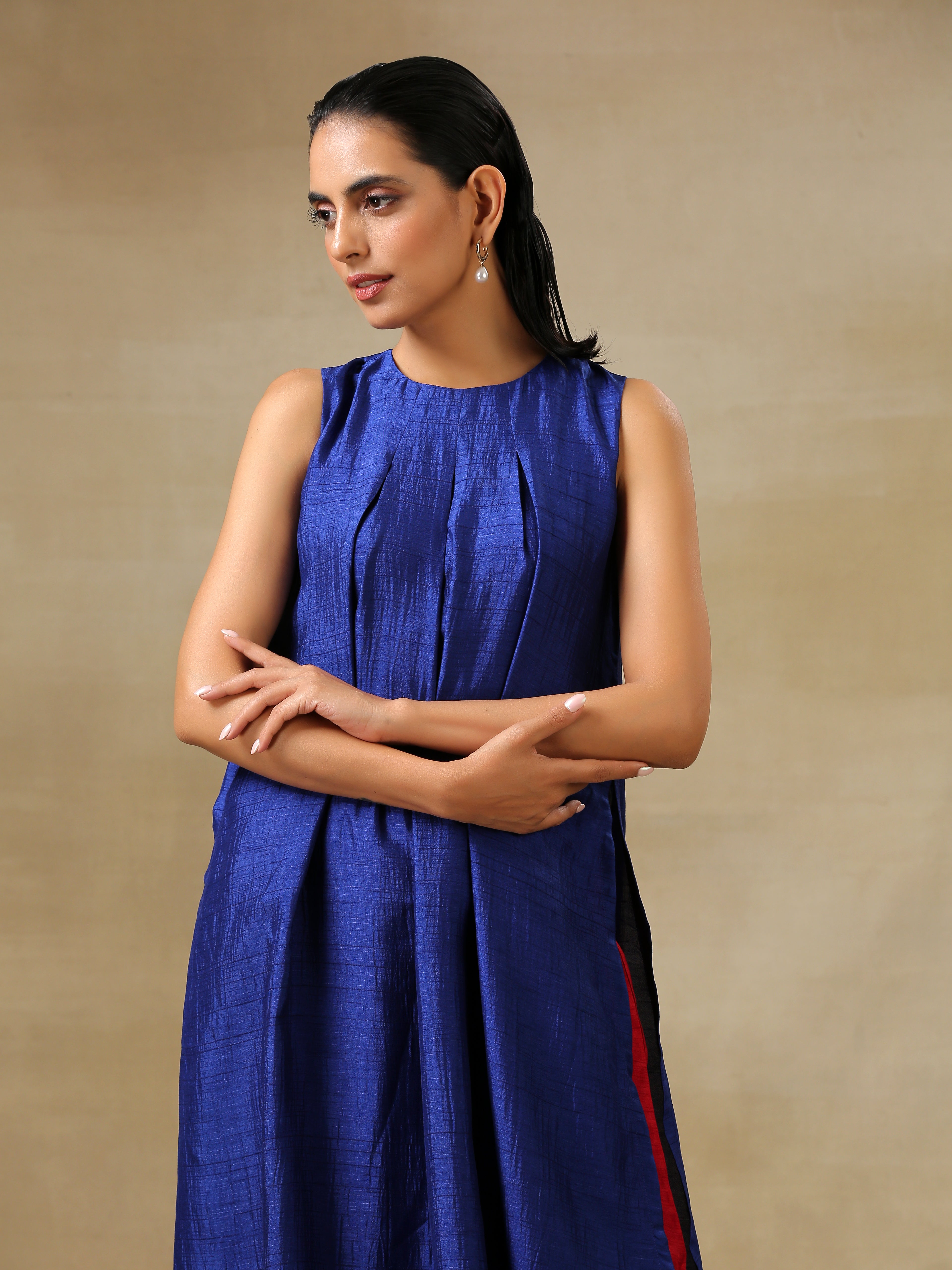 Blue Textured Silk Sleeveless Kurta Pant Set