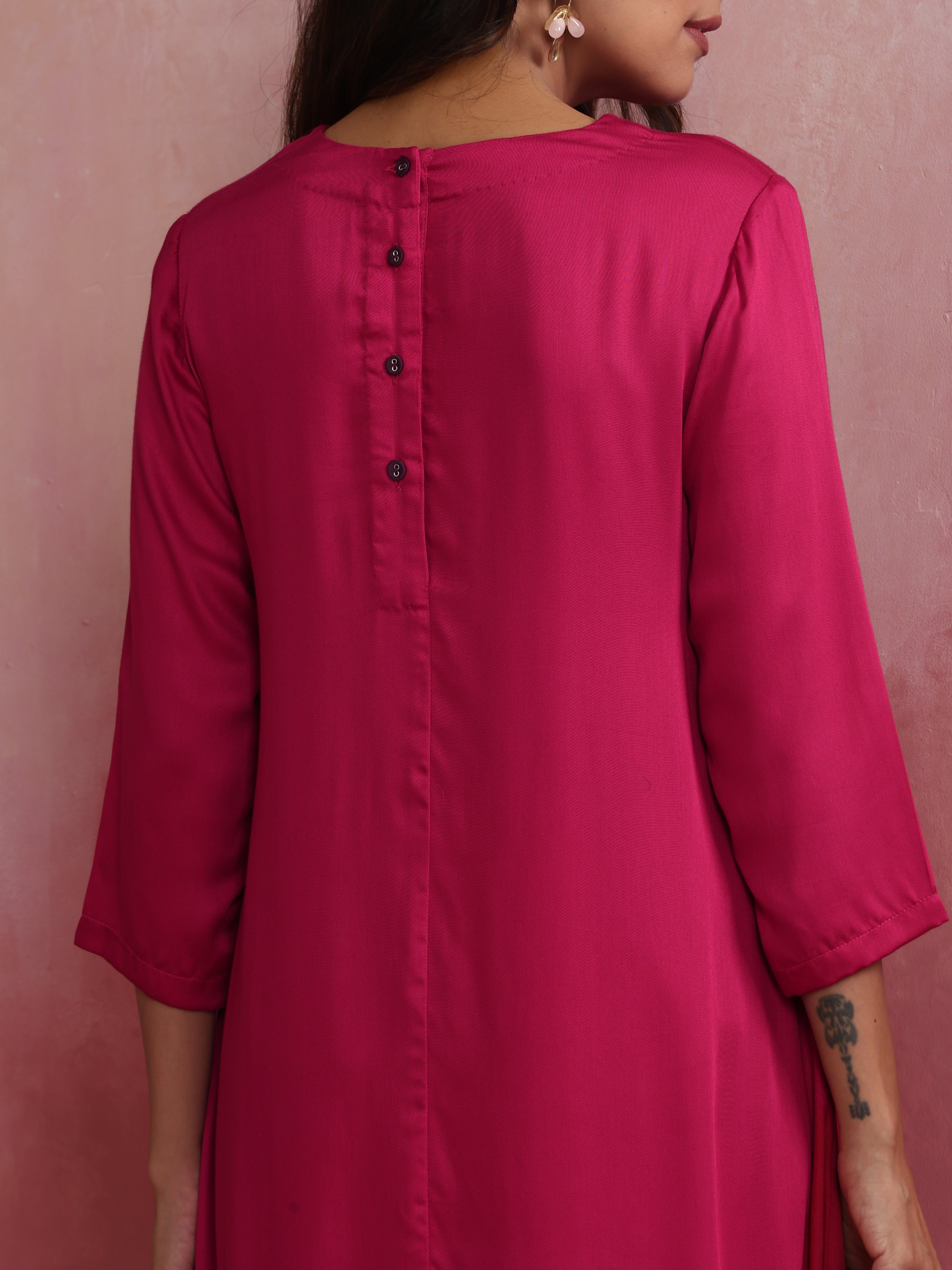 trueBrowns Magenta Highlow Modal Kurta Set