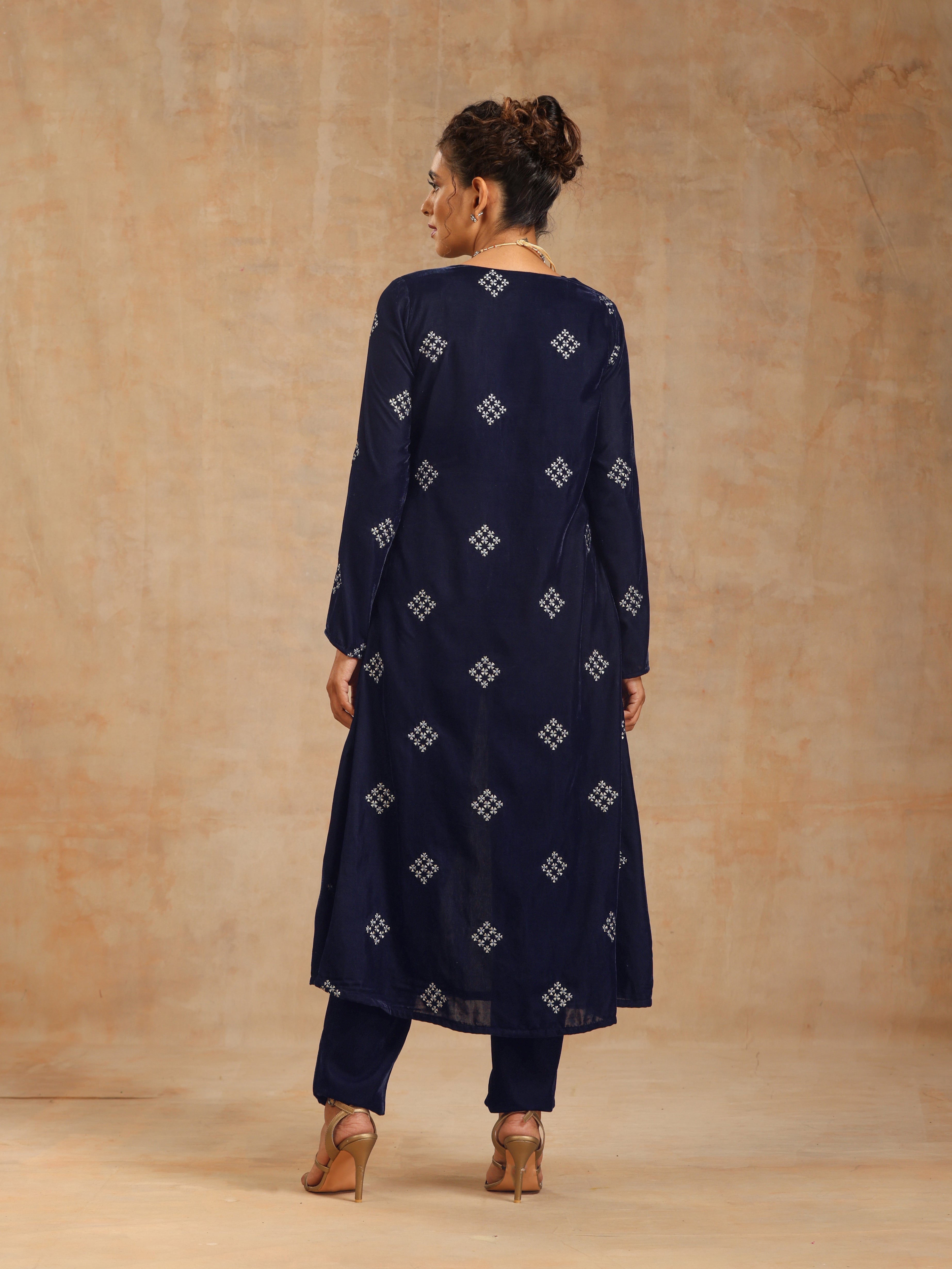 trueBrowns Midnight Blue Velvet Embroidered Jacket Set | Relove