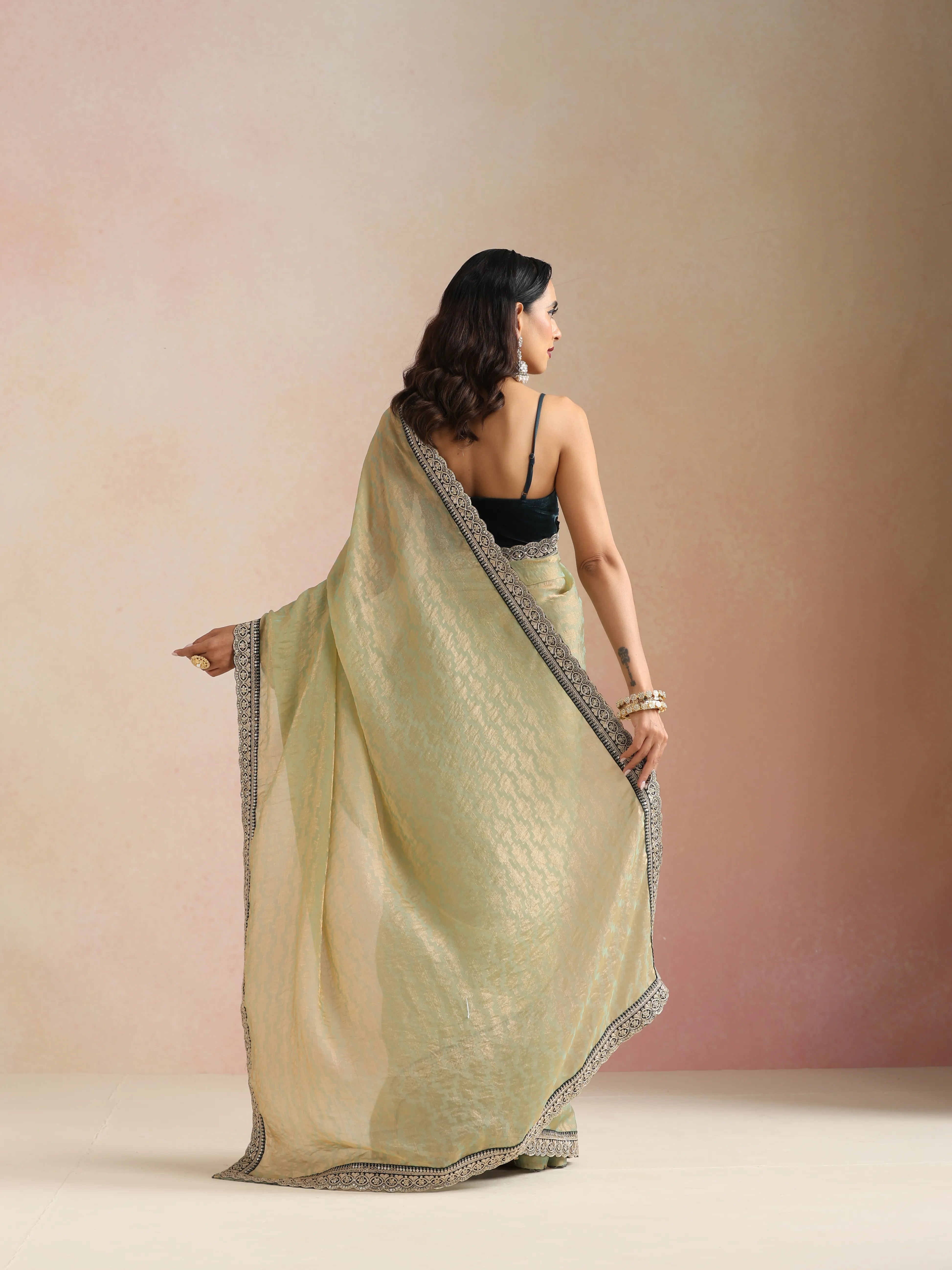 trueBrowns Green Geometric Weave Saree With Contract Unstitched Blouse