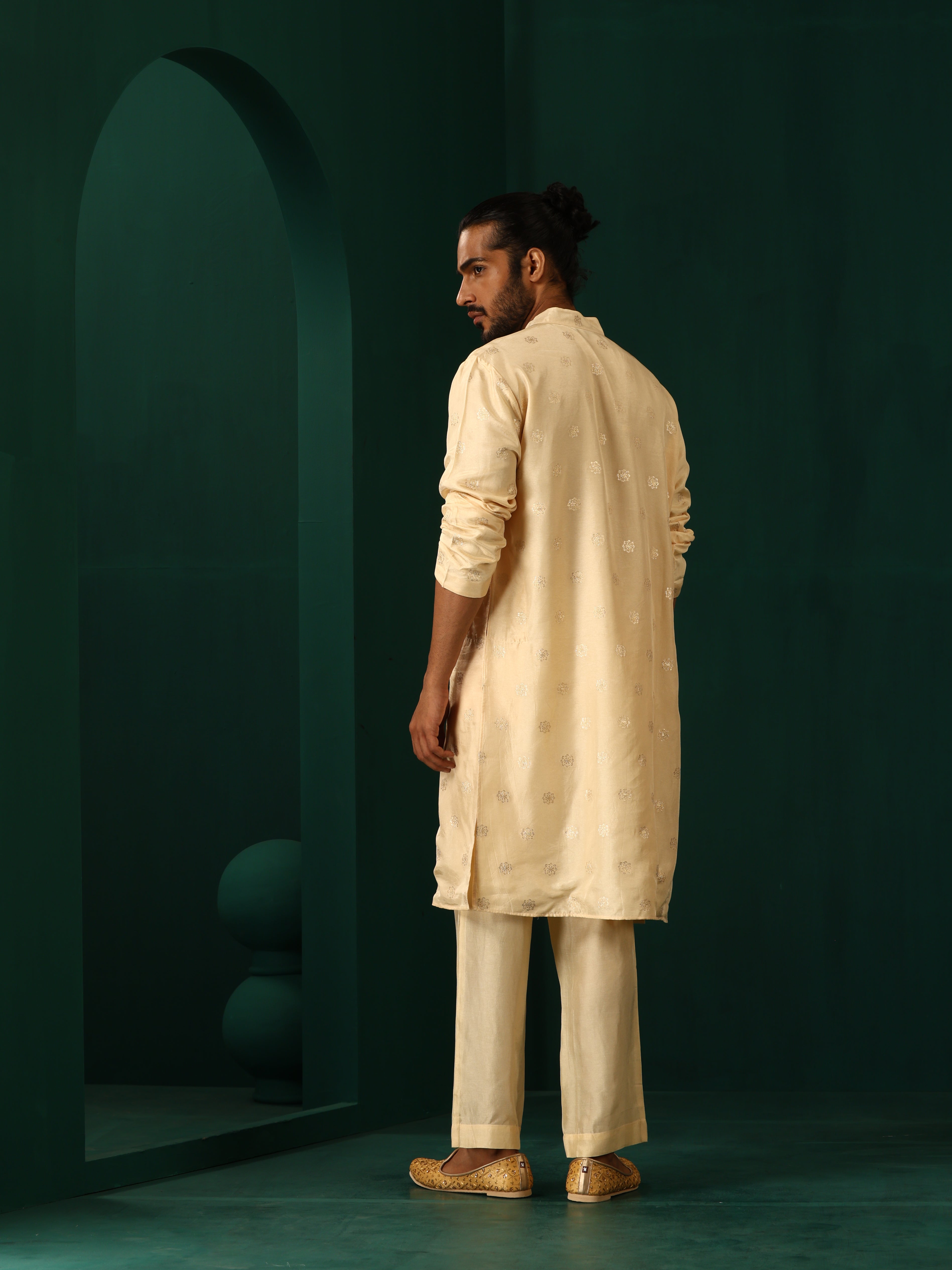 trueBrowns Men Ivory Geometric Floral Viscose Silk Long Kurta