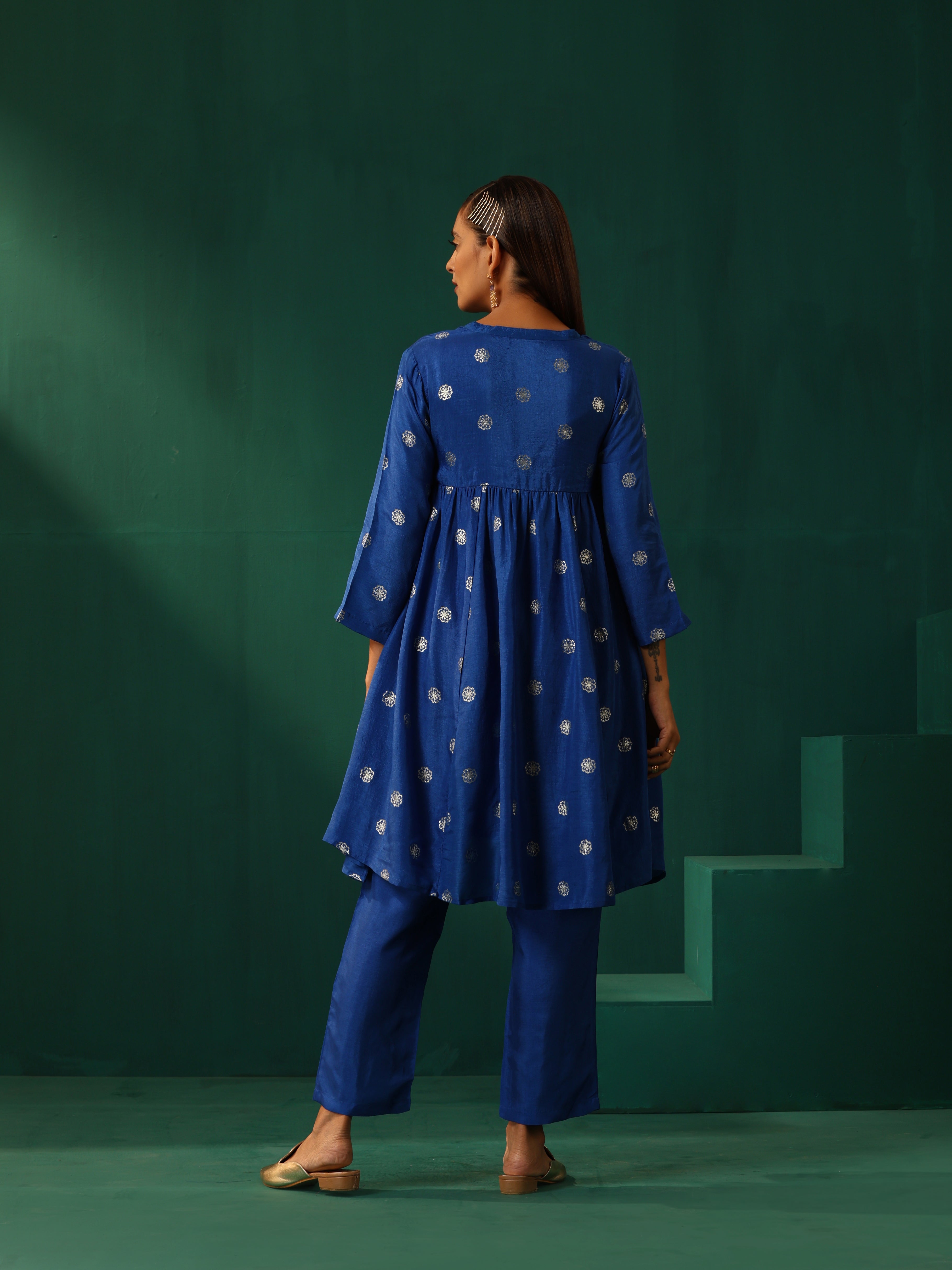 trueBrowns Royal Blue Geometric Floral Viscose Silk Co-ord Set