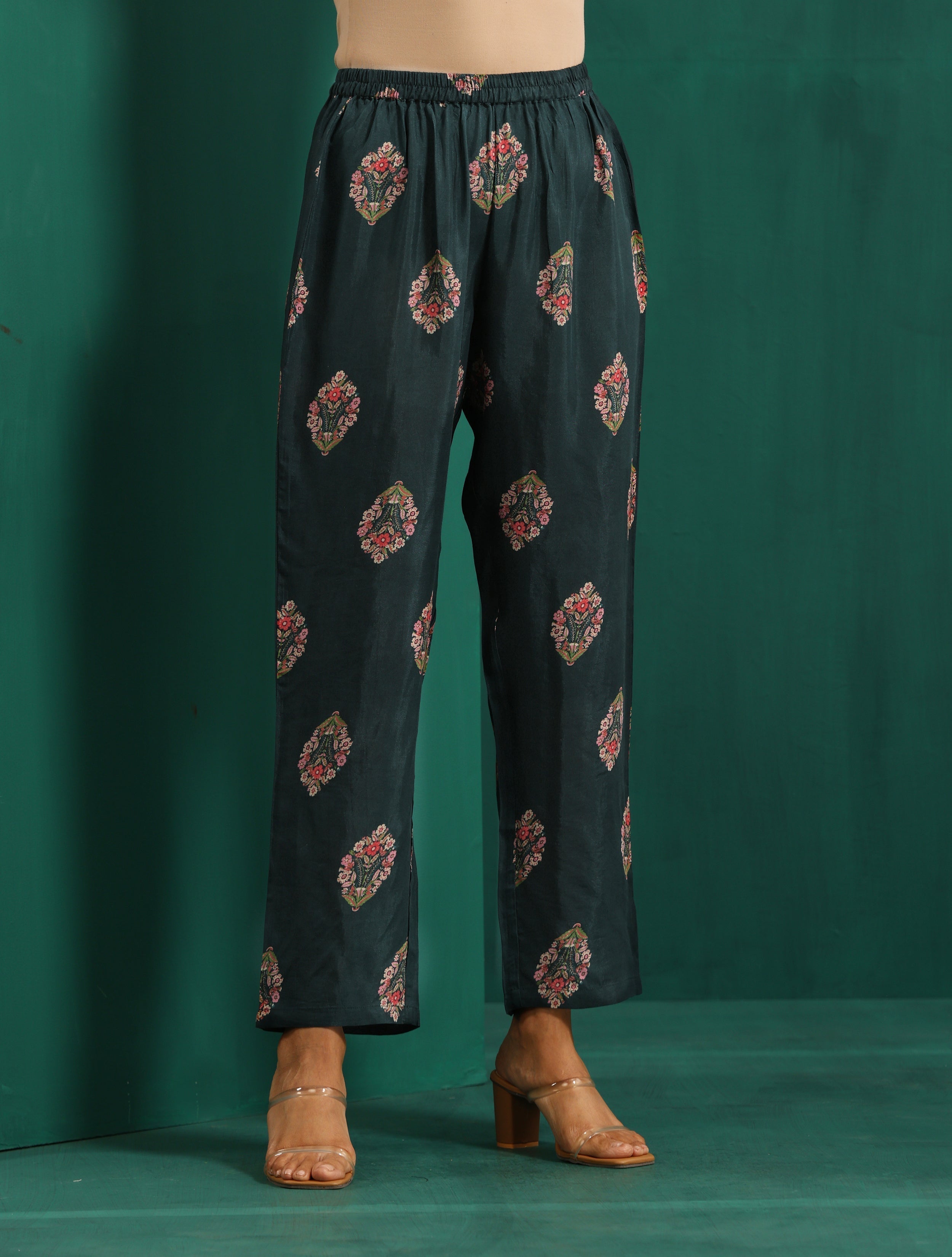 trueBrowns Deep Blue Floral Muslin Silk Printed Kurta Pant Set