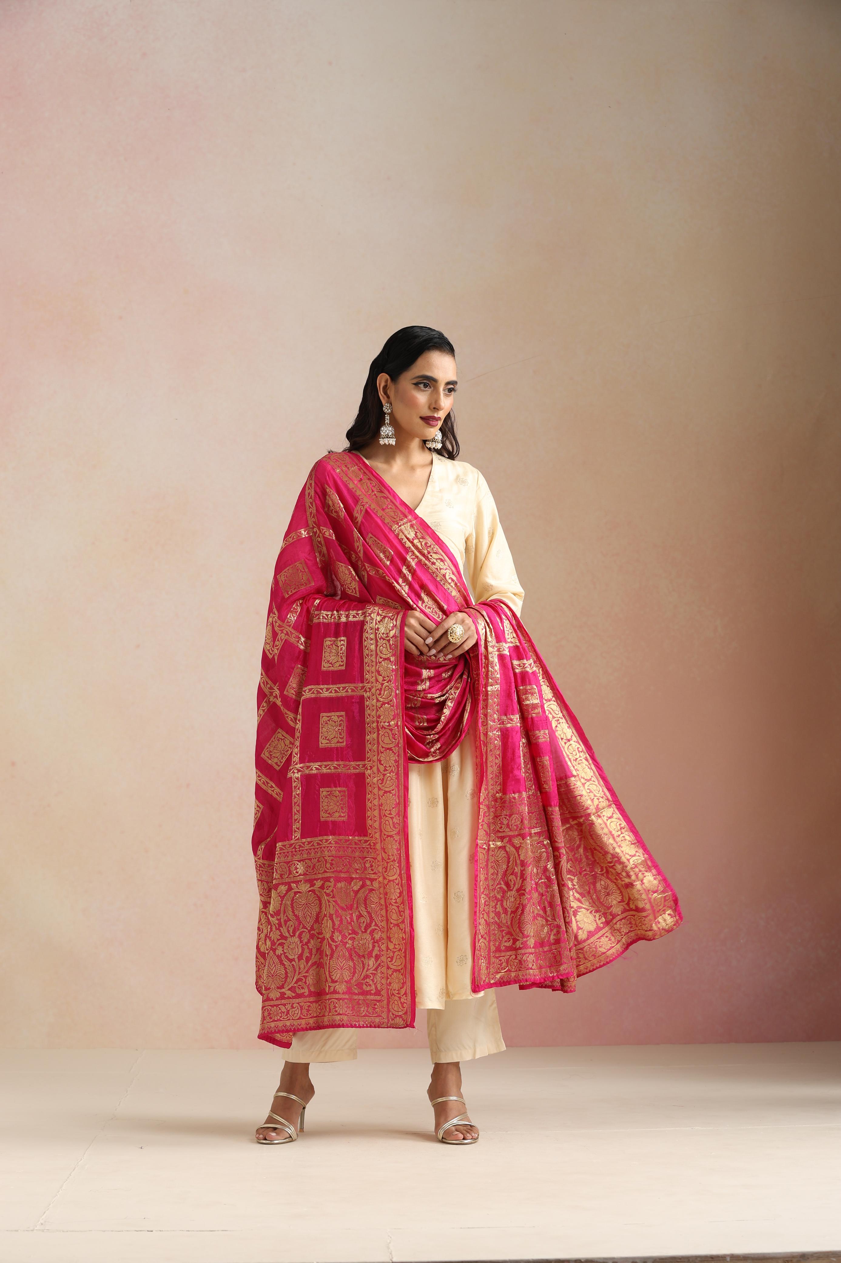 trueBrowns Pink Gold Weave Banarasi Dupatta