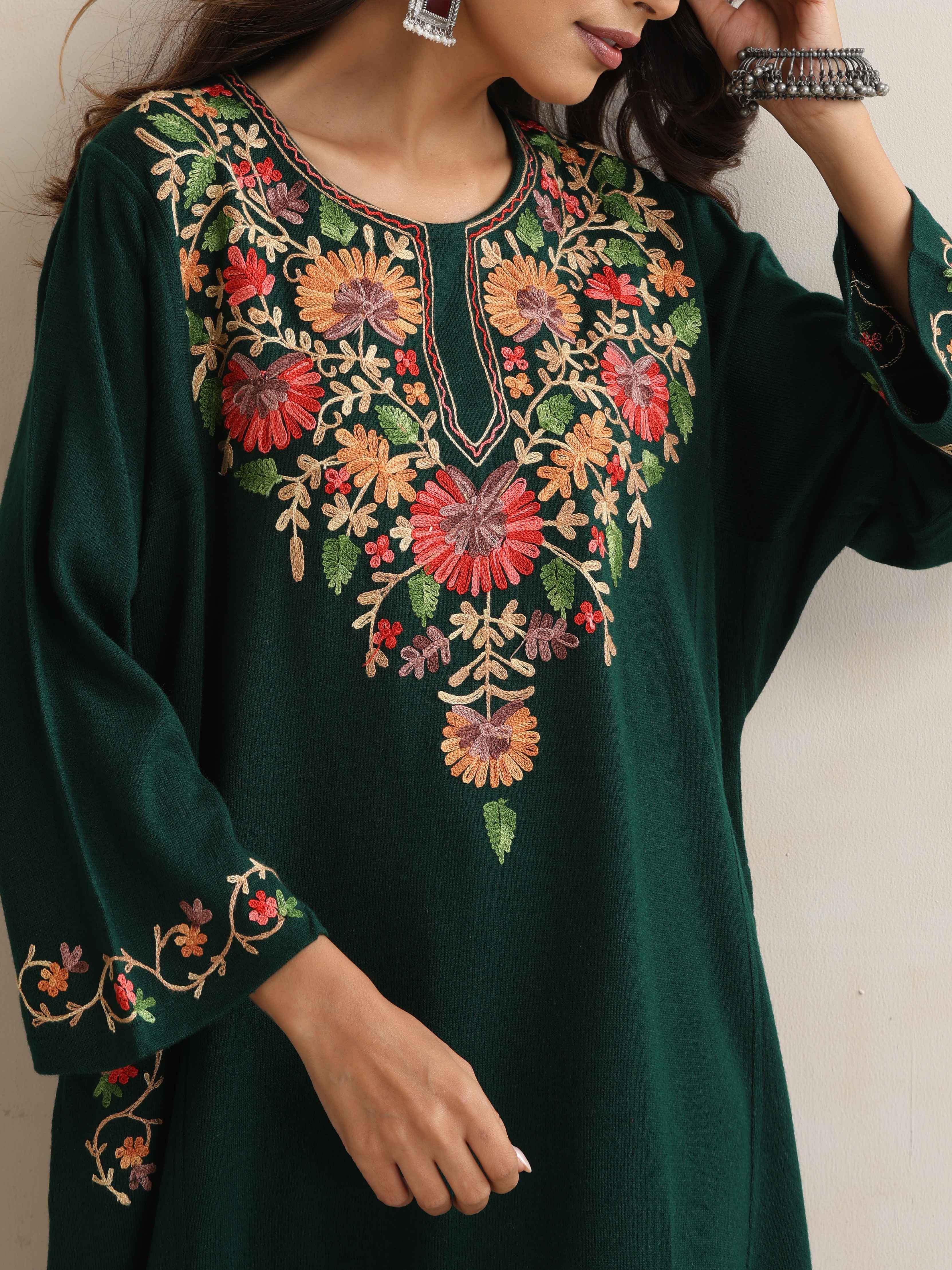 trueBrowns Green Kashmiri Embroidered Woollen Phiran Kurta