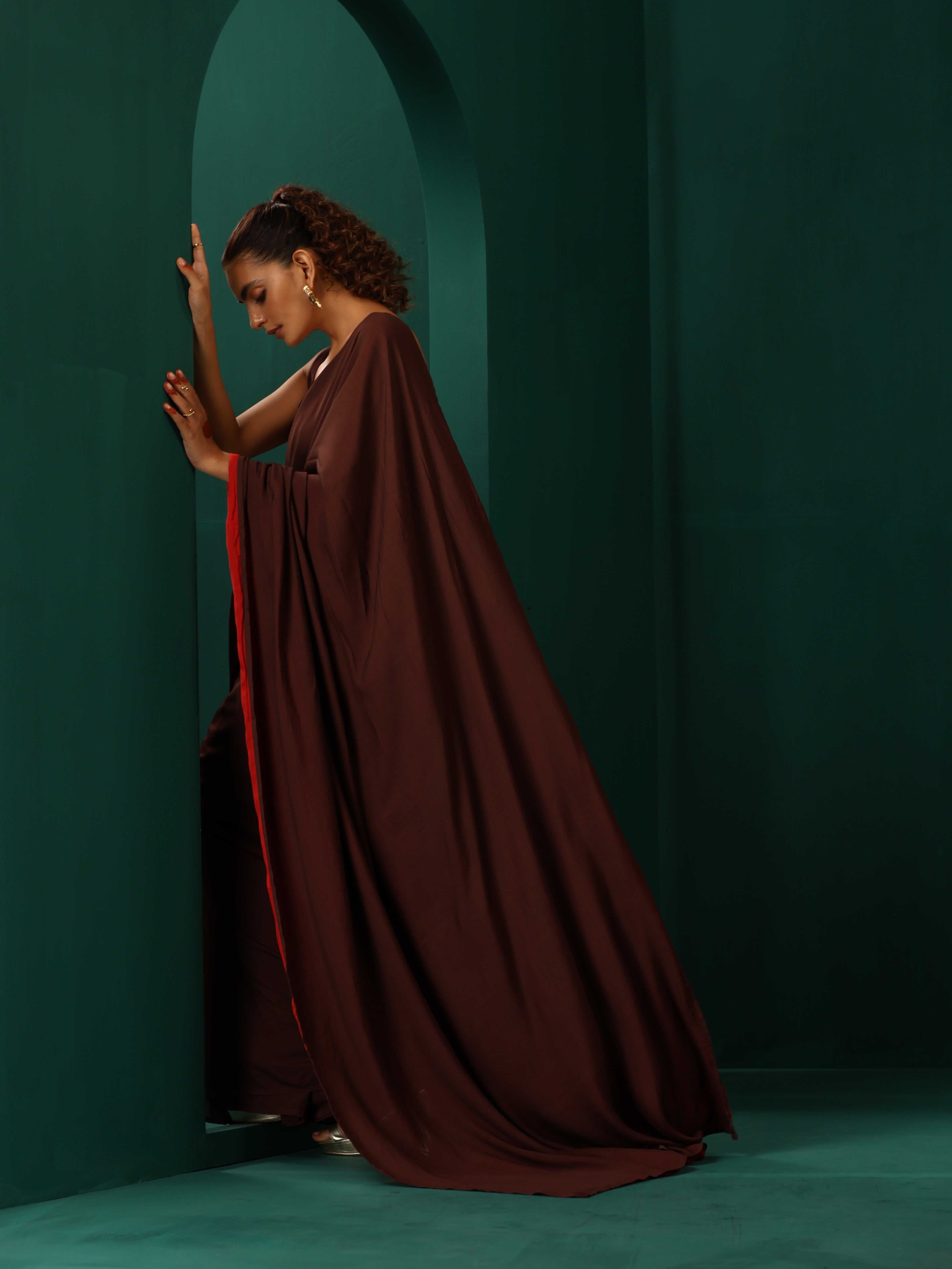 trueBrowns Cola Muslin Silk Ready To Wear Saree