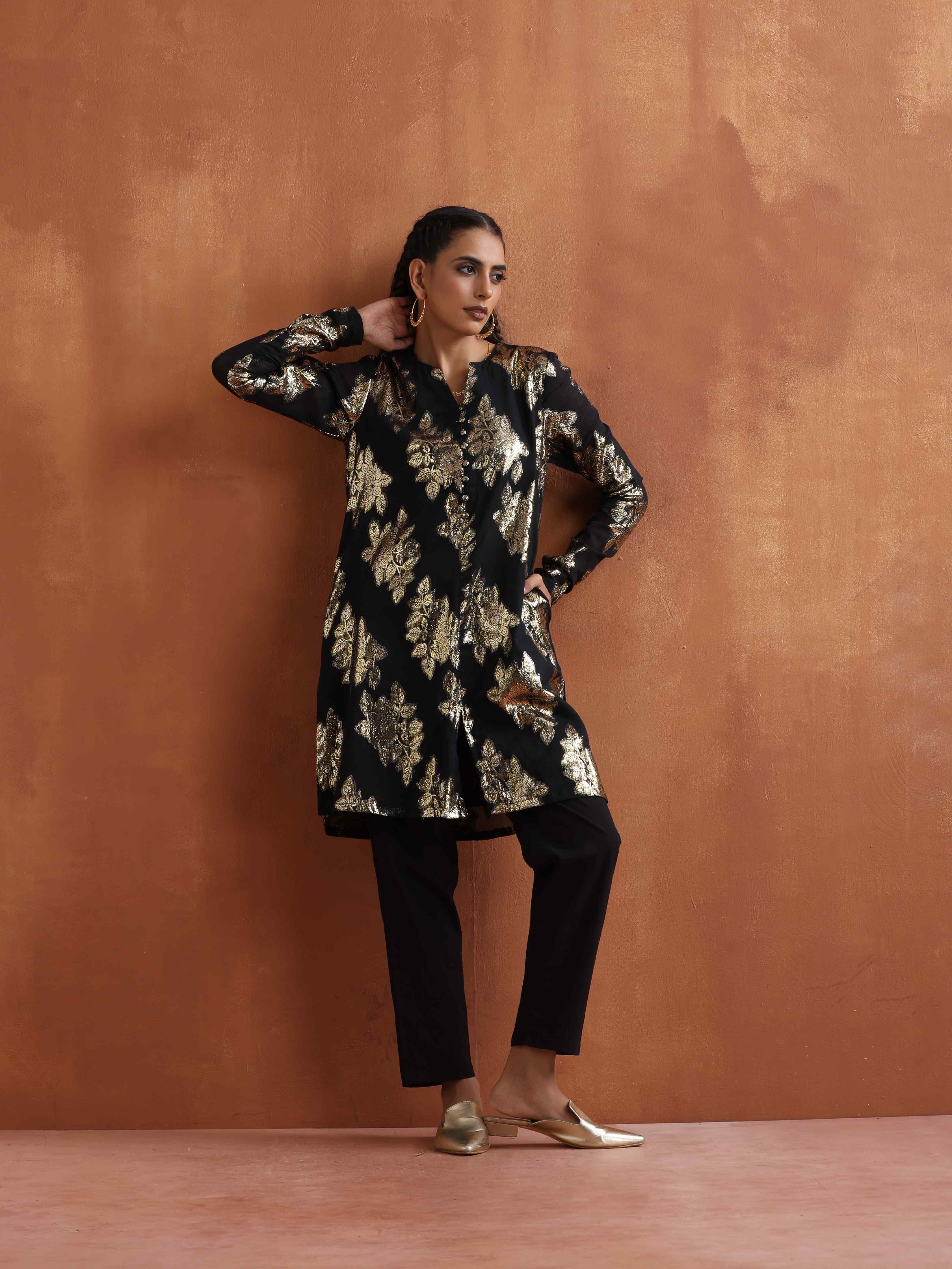 trueBrowns Black Metallic Straight Kurta Co-ord Set