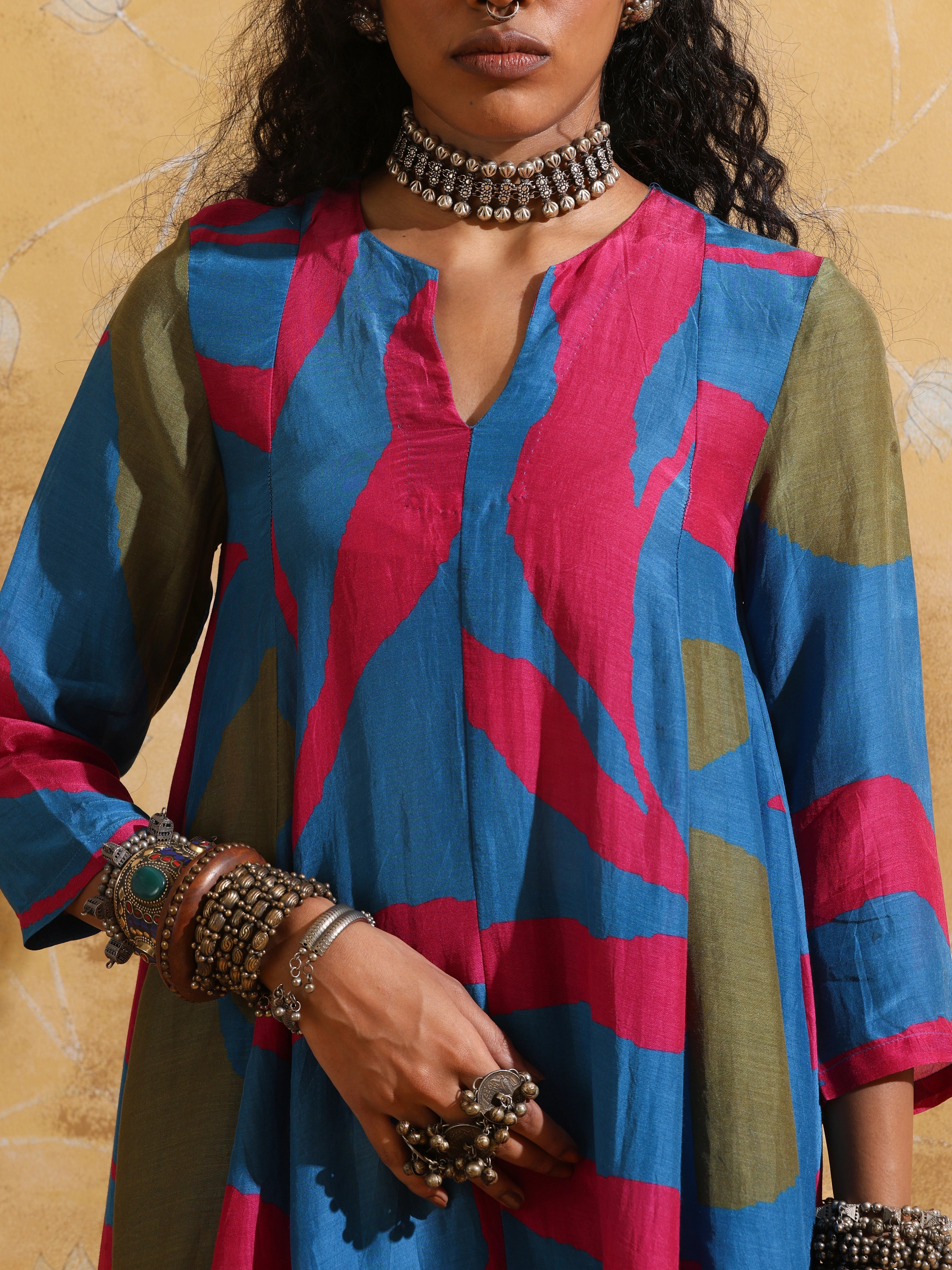 trueBrowns Blue Floral Print Muslin Silk Flared Kurta Co-ord Set