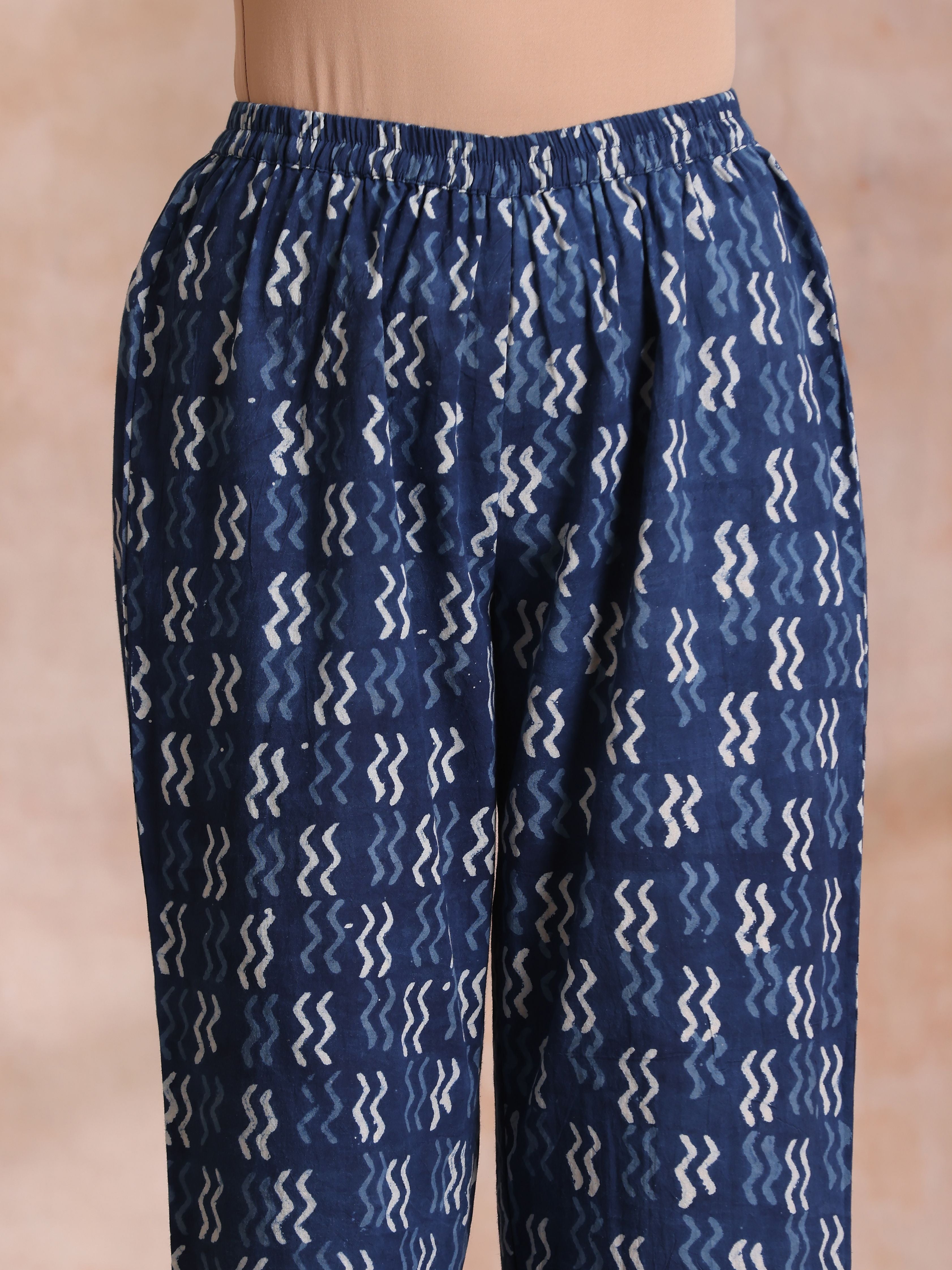 Indigo Dabu Zig-Zag Lines Print Cotton Sleeveless Kurta Pant Set