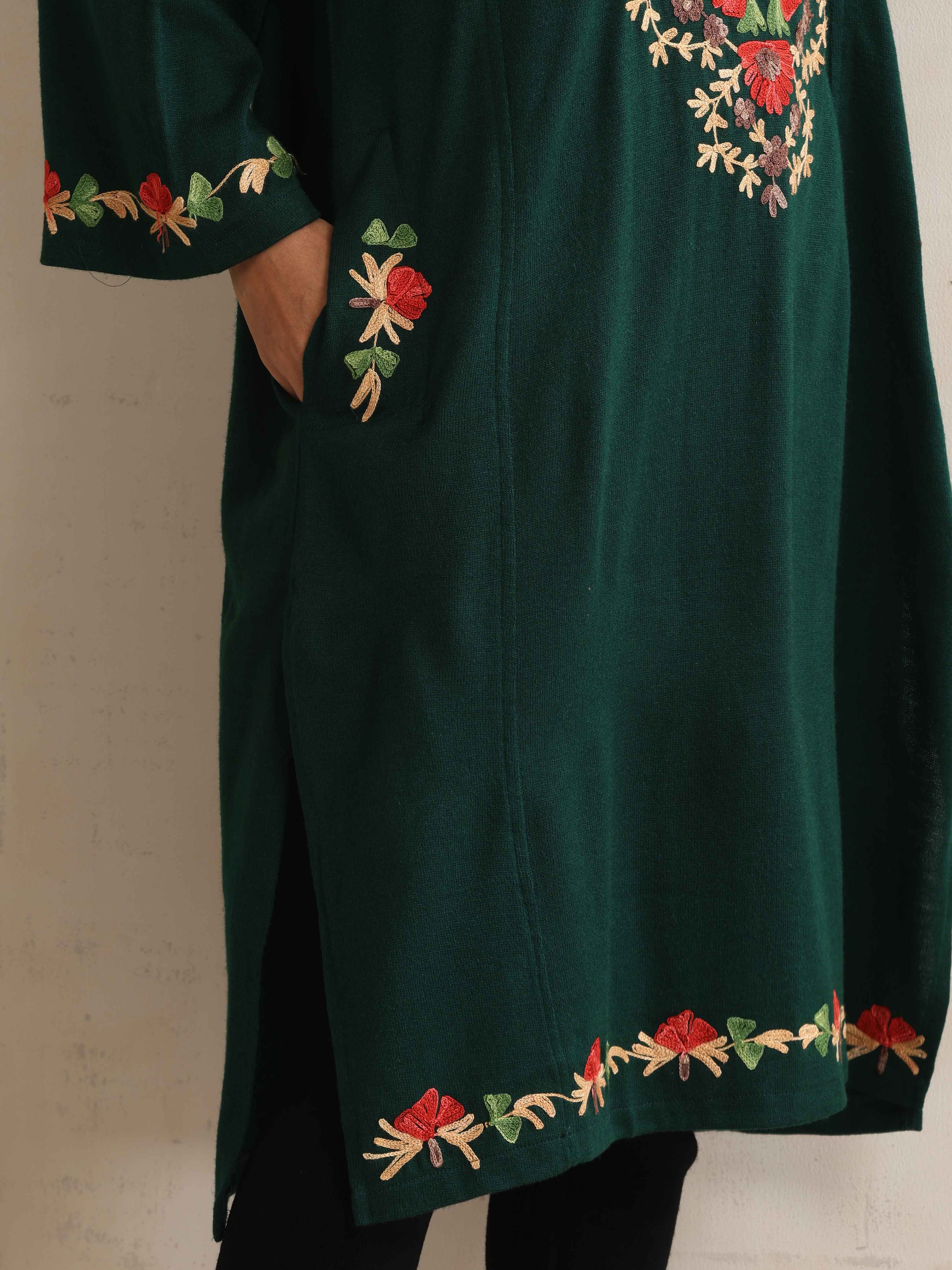 trueBrowns Green Kashmiri Floral Embroidered Woollen Phiran Kurta