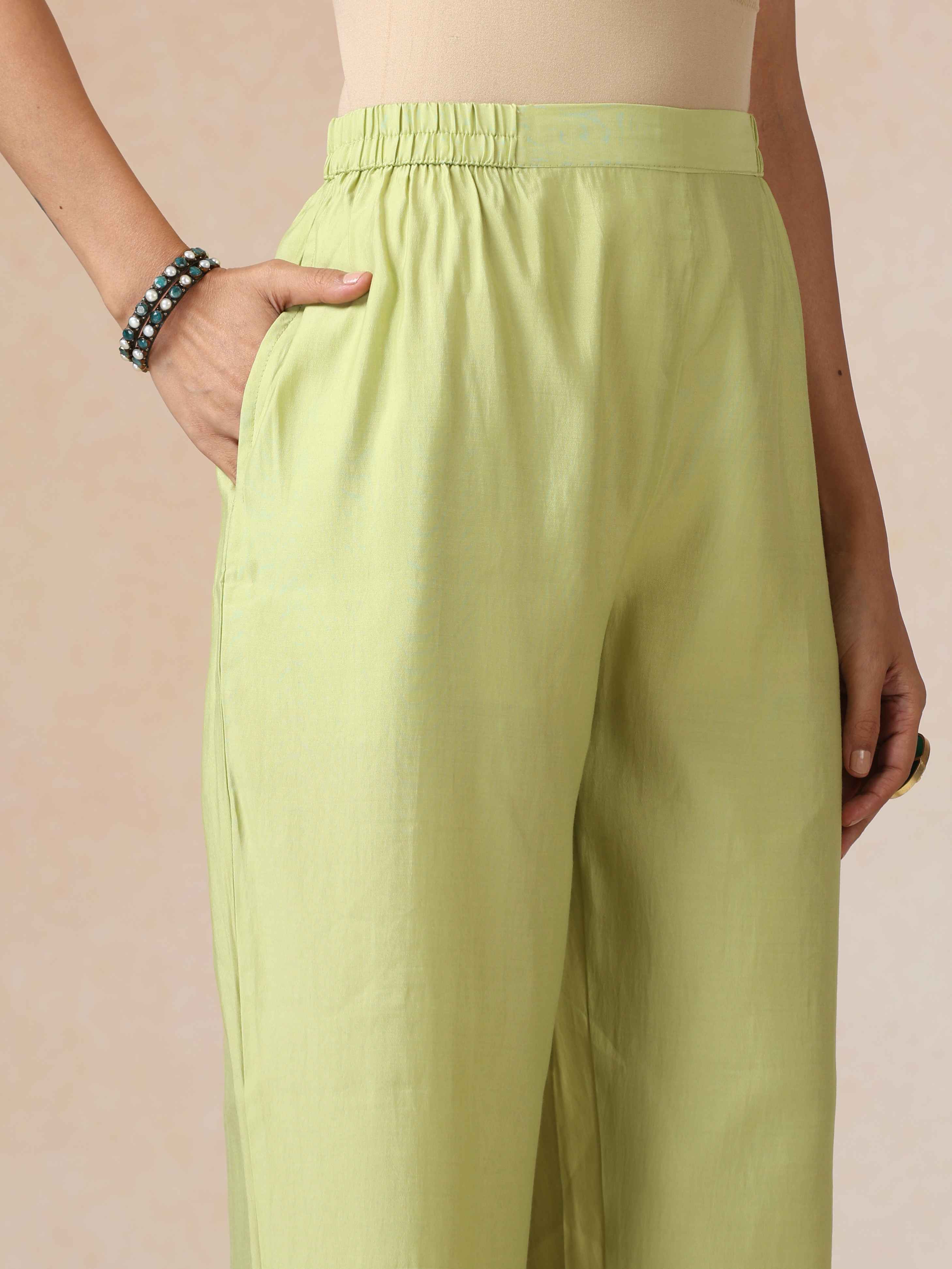 trueBrowns Green Embroidered Straight Kurta Co-Ord Set