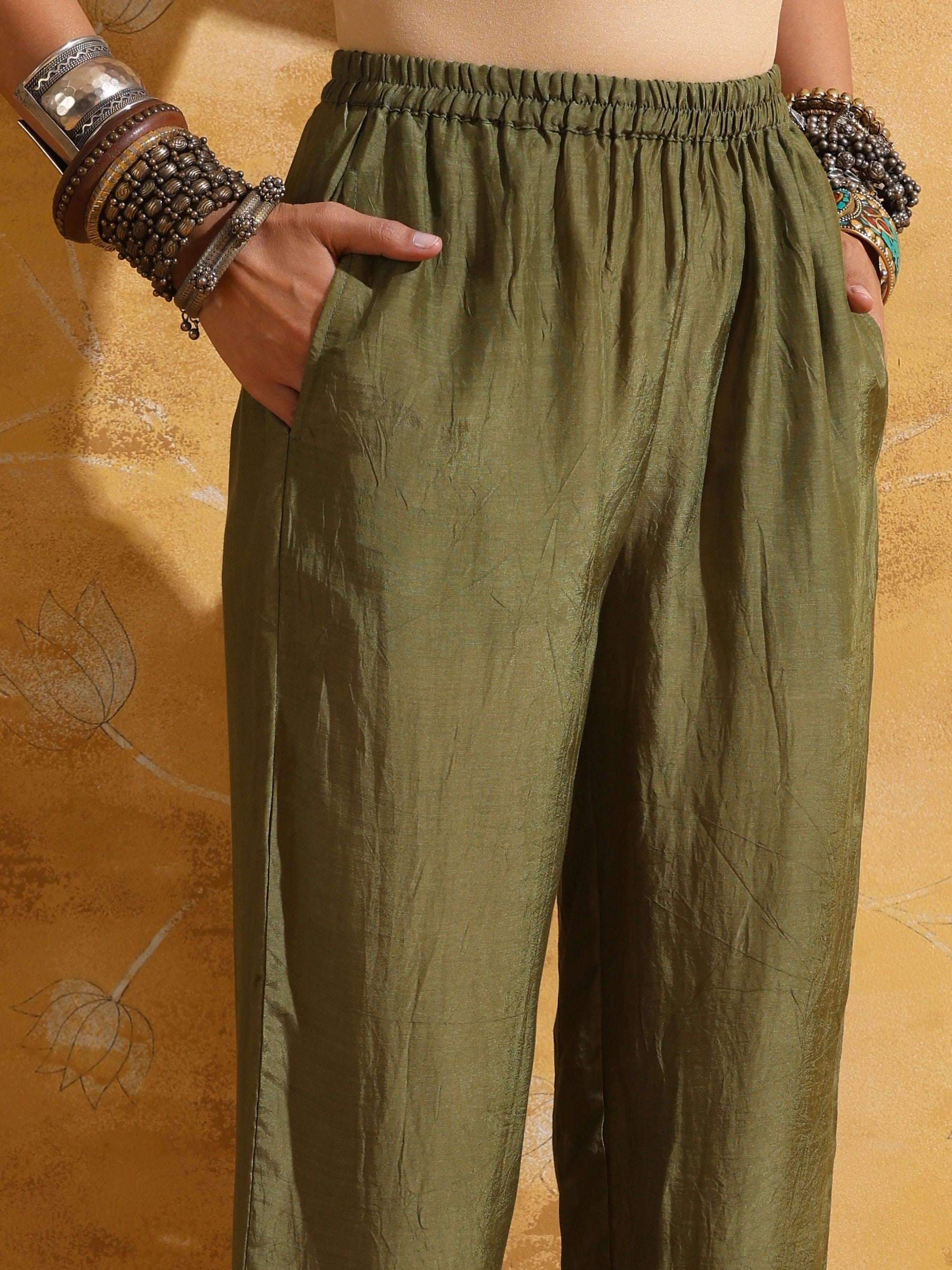 trueBrowns Green Pink Floral Print Muslin Silk Kurta Co-ord Set