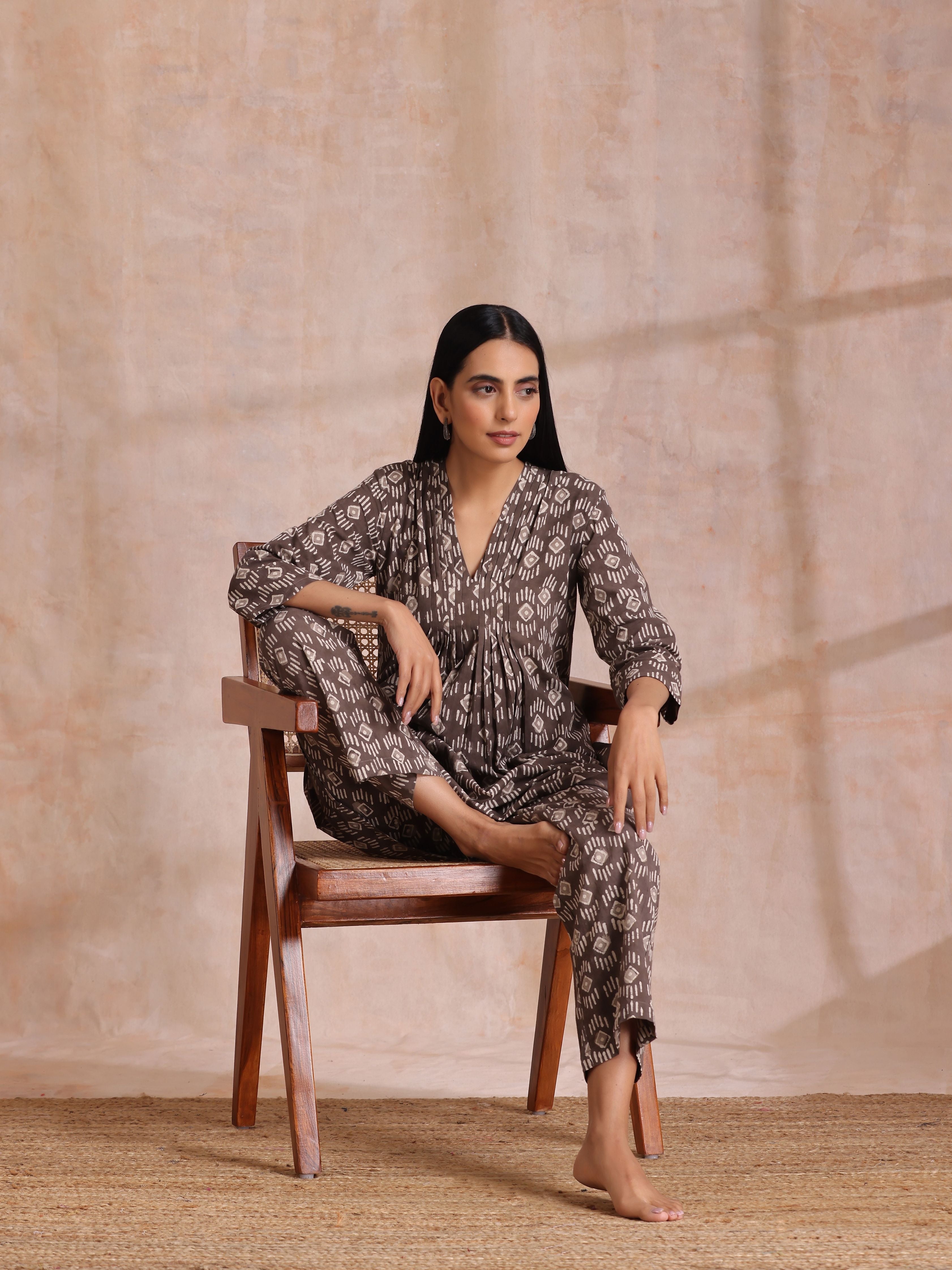 Clay Dabu Geometric Print Cotton Pleated Co-Ord Set
