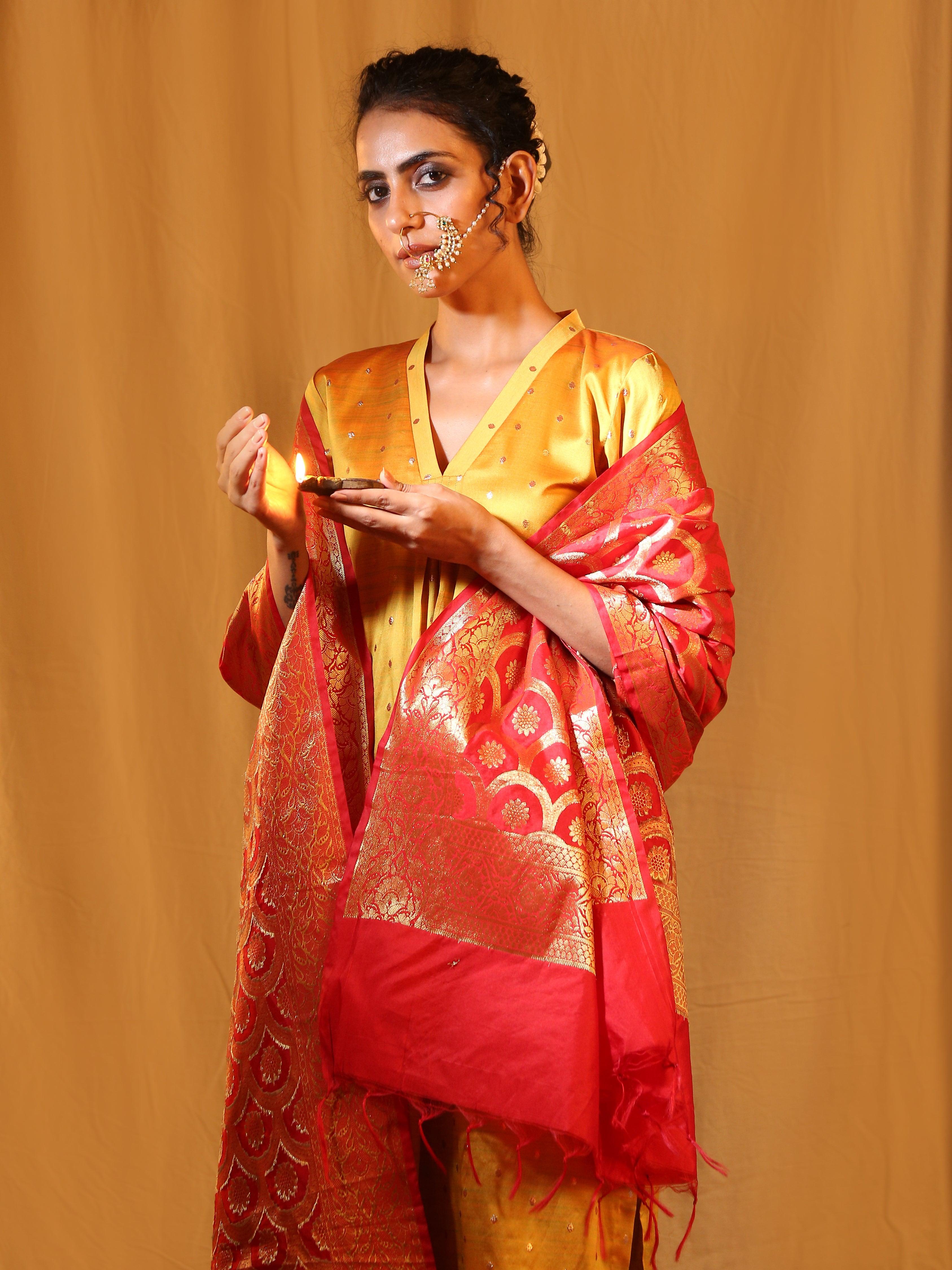 Red Brocade Dupatta - trueBrowns