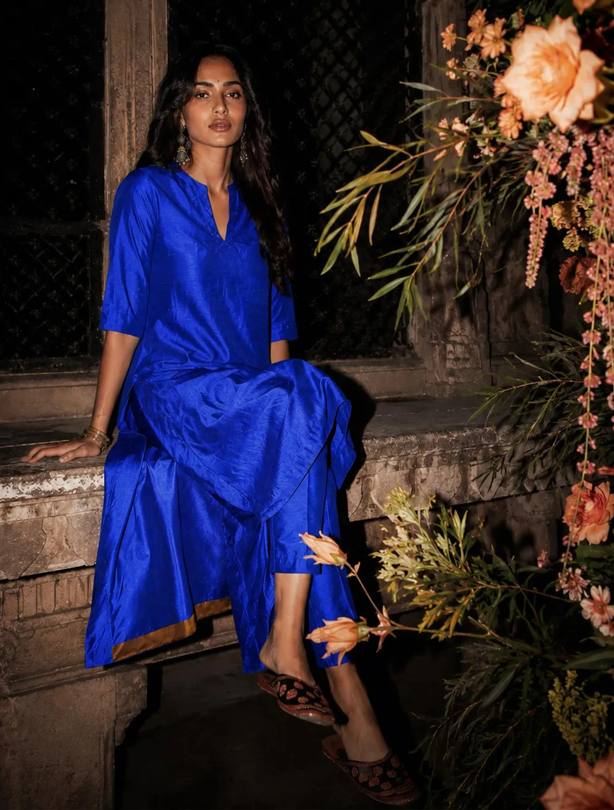 trueBrowns Blue Silk High Slit Kurta Set
