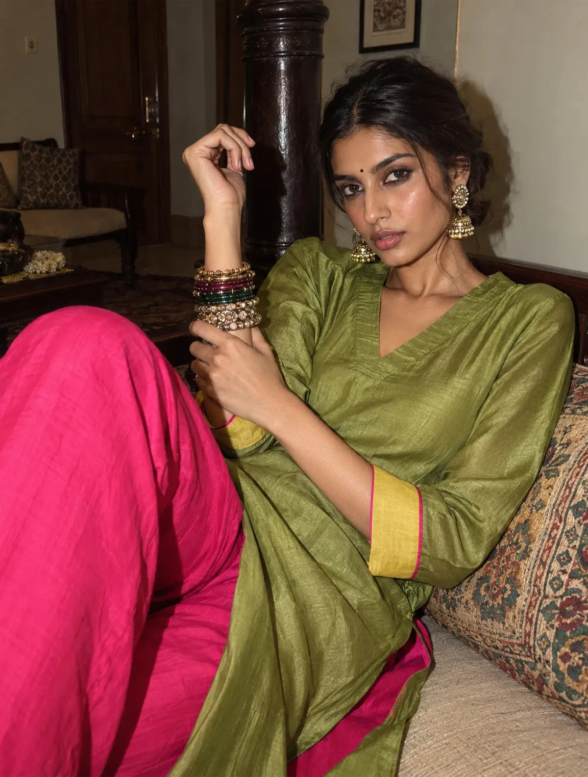 trueBrowns Green Muslin Silk High-Slit Kurta Pant Set